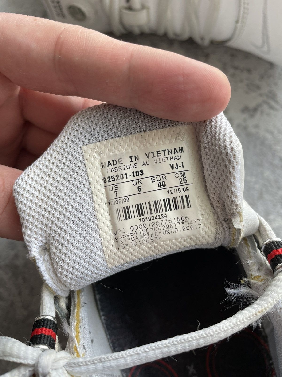 Nike Vintage Nike Shox NZ Shoes Sneakers Size US 7 / EU 40 - 9 Thumbnail