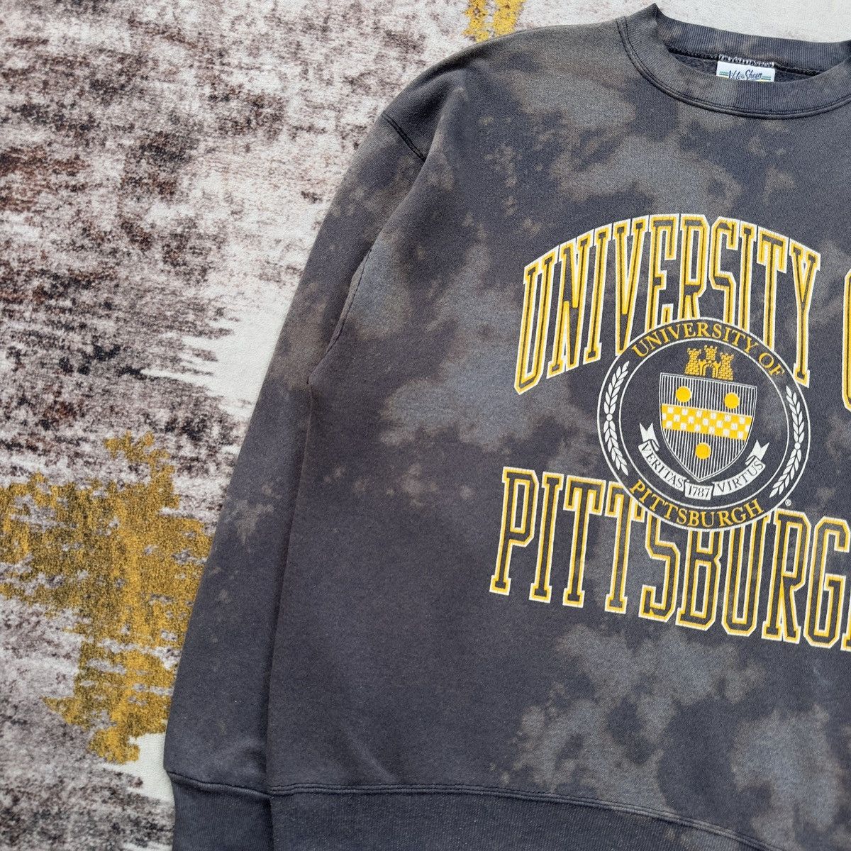 Velva Sheen VINTAGE UNIVERSITY OF PITTSBURGH TIE DYE BIG LOGO RARE Size US XL / EU 56 / 4 - 4 Thumbnail