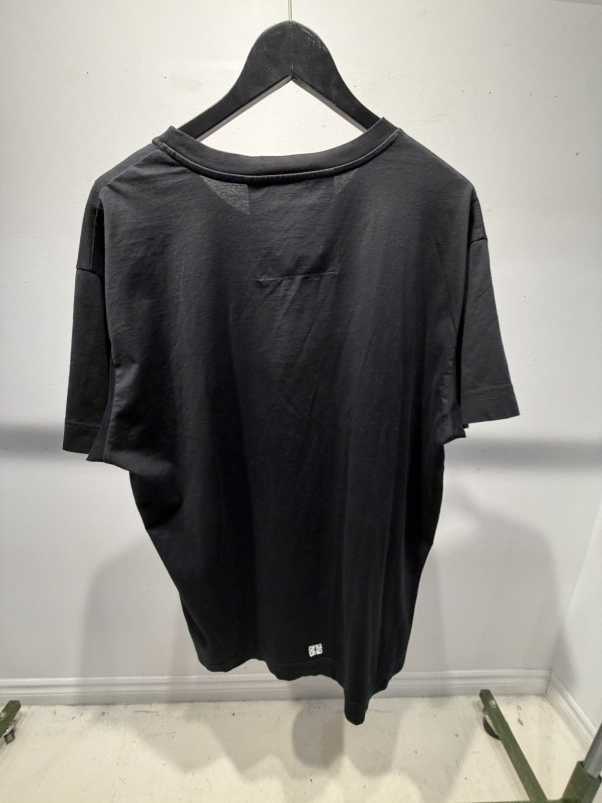 Givenchy Givenchy Paris Archetype Logo T-Shirt 🔥 Size US XL / EU 56 / 4 - 2 Thumbnail