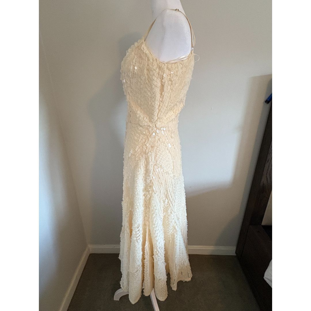 Dress the Population Dress the Population Flora Sequin Fit & Flare Midi Dress Size S / US 4 / IT 40 - 5 Thumbnail