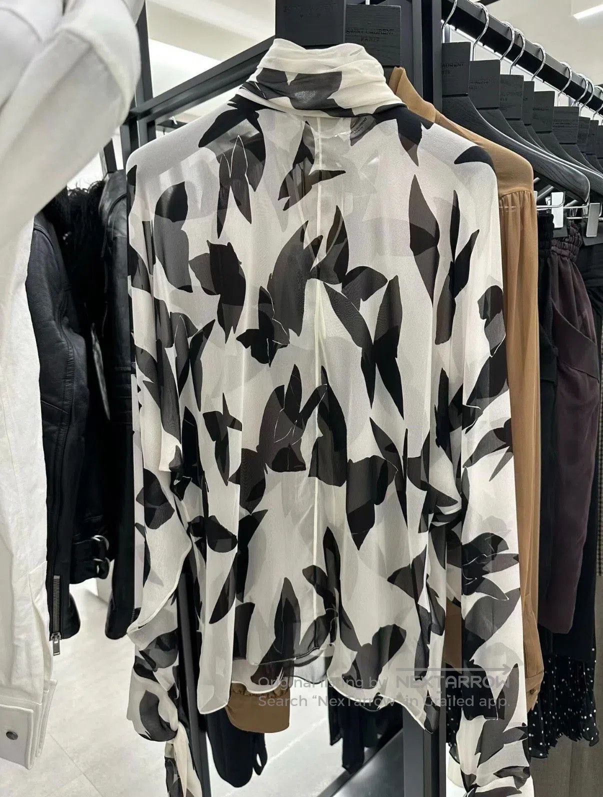 Yves Saint Laurent Saint Laurent Silk Butterfly Blouse. Size XXS / US 00 / IT 34 - 1 Thumbnail