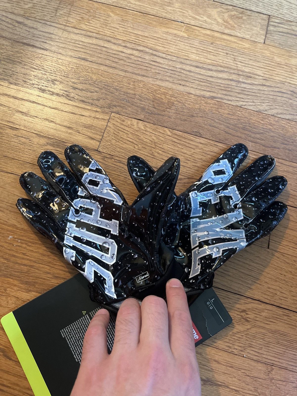 Nike × Supreme Supreme Nike Vapor Jet Skill Football Gloves