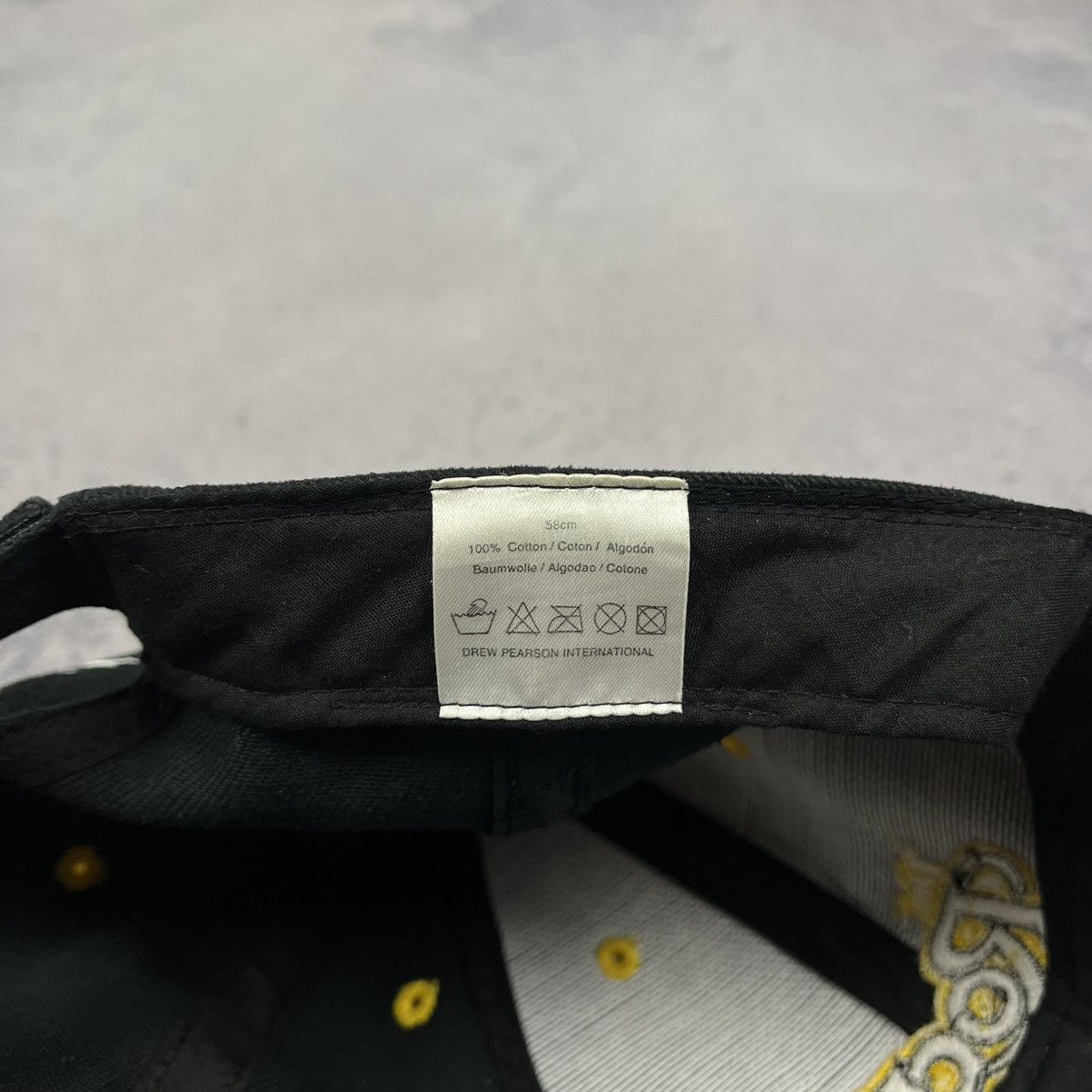 Vintage Vintage WWF The Rock rare wrestlemania cap 2001 Size ONE SIZE - 7 Thumbnail