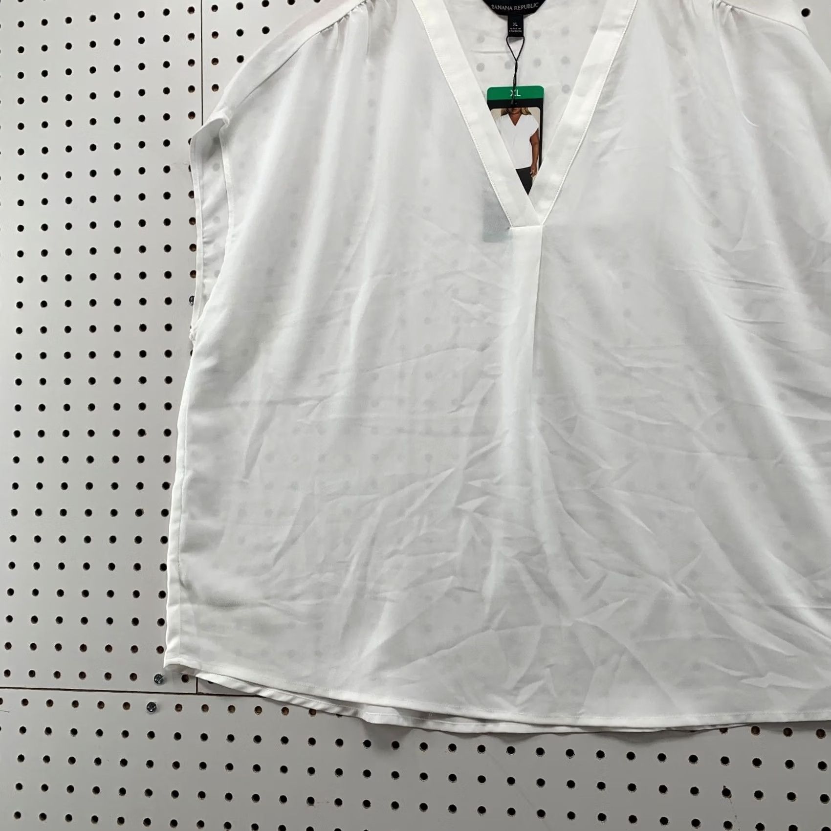 Banana Republic Banana Republic Blouse V-Neck Womens XL White Sleeveless NWT Pullover Shirt Size XL / US 12-14 / IT 48-50 - 5 Thumbnail