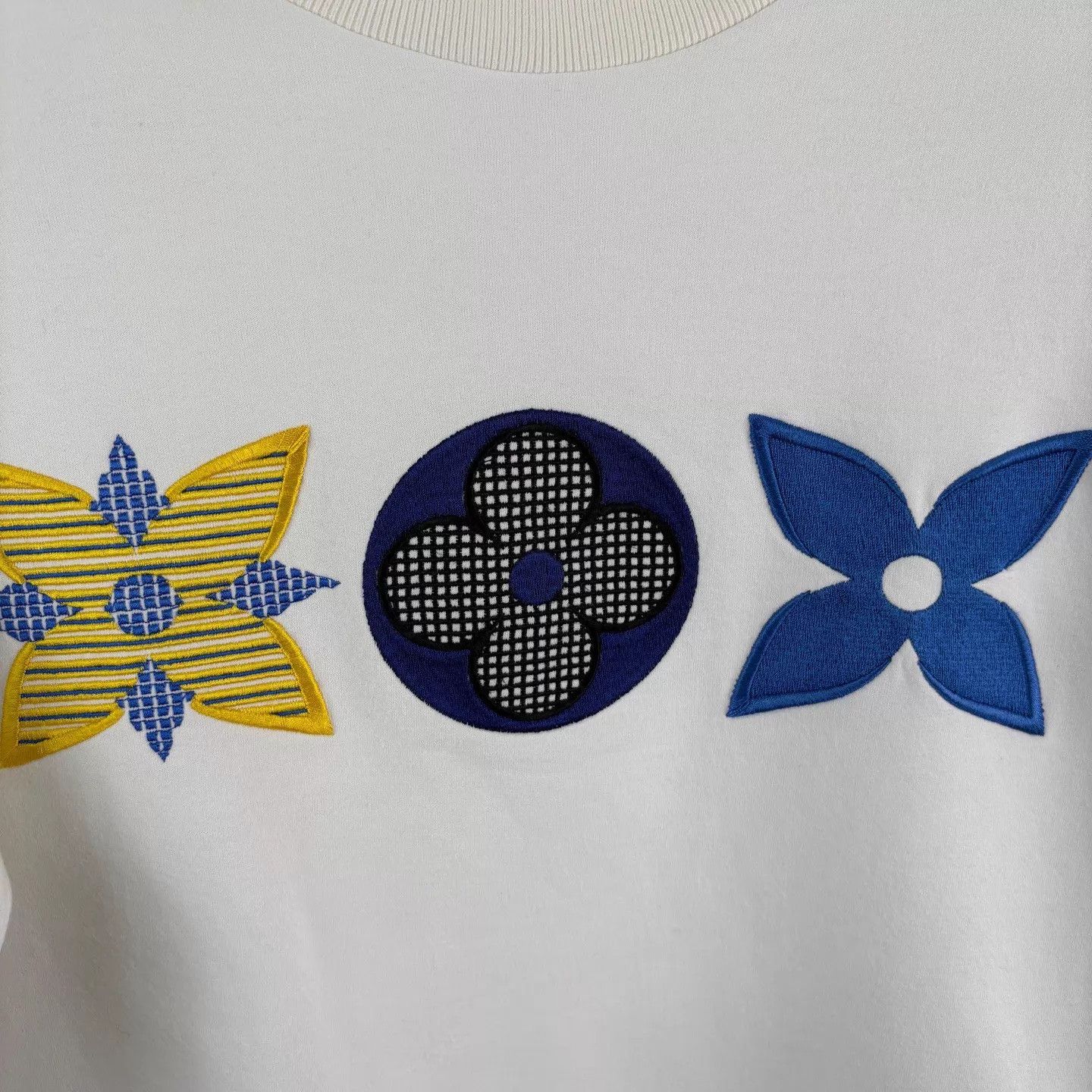 Louis Vuitton LV White Floral Embroidered Colorblock Sweatshirt M Size US M / EU 48-50 / 2 - 4 Thumbnail