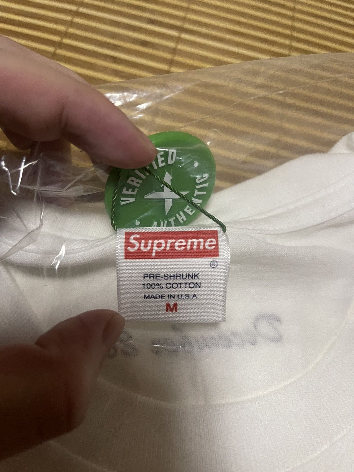 Supreme Supreme 2017 Christmas tee new Size US M / EU 48-50 / 2 - 2 Thumbnail