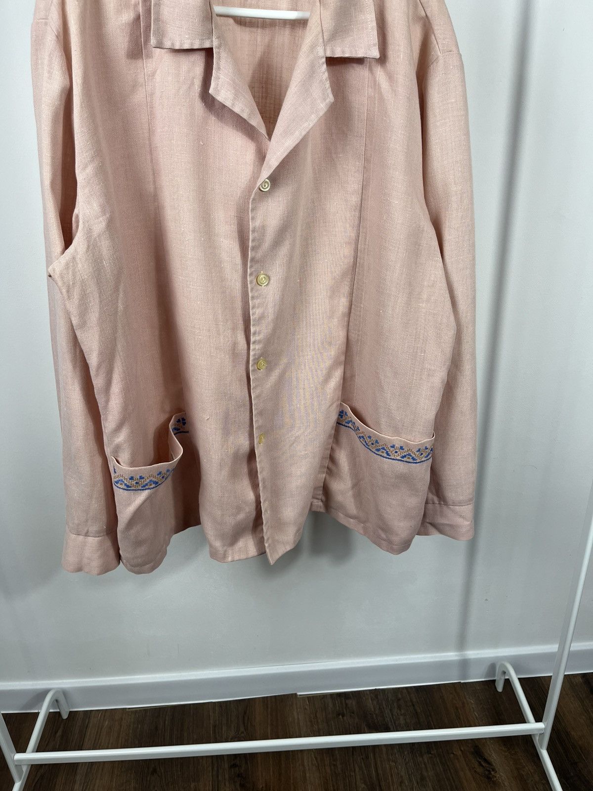 Vintage Vintage Pink Linen Folk Style Shirt with Embroidered Pockets Size US XL / EU 56 / 4 - 3 Thumbnail