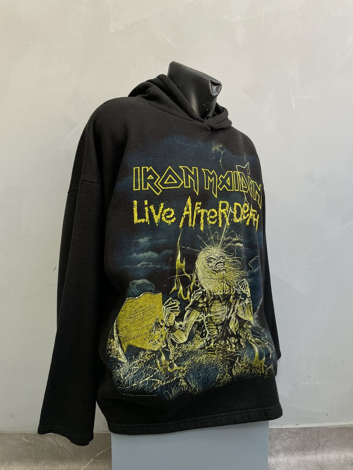 Iron Maiden Archive 90s Iron Maiden tour licensed hoodie Size US XL / EU 56 / 4 - 10 Thumbnail