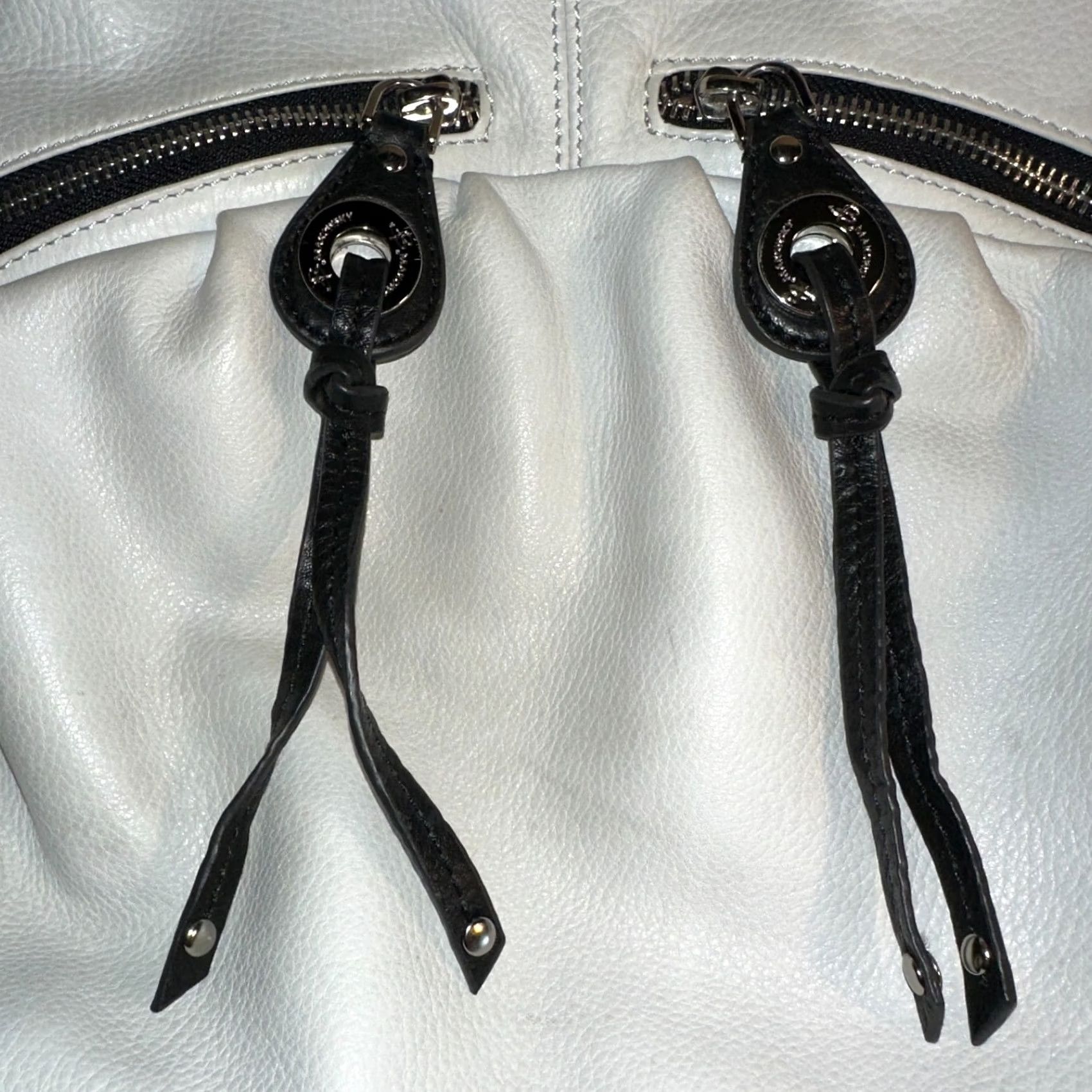 Vintage B Makowsky Shoulder Bag White Leather Handbag Black Shoulder Strap Zip Pockets Medium Womens 14in 12in Bag Width Height Bucket Purse Vintage No Size ONE SIZE - 2 Thumbnail