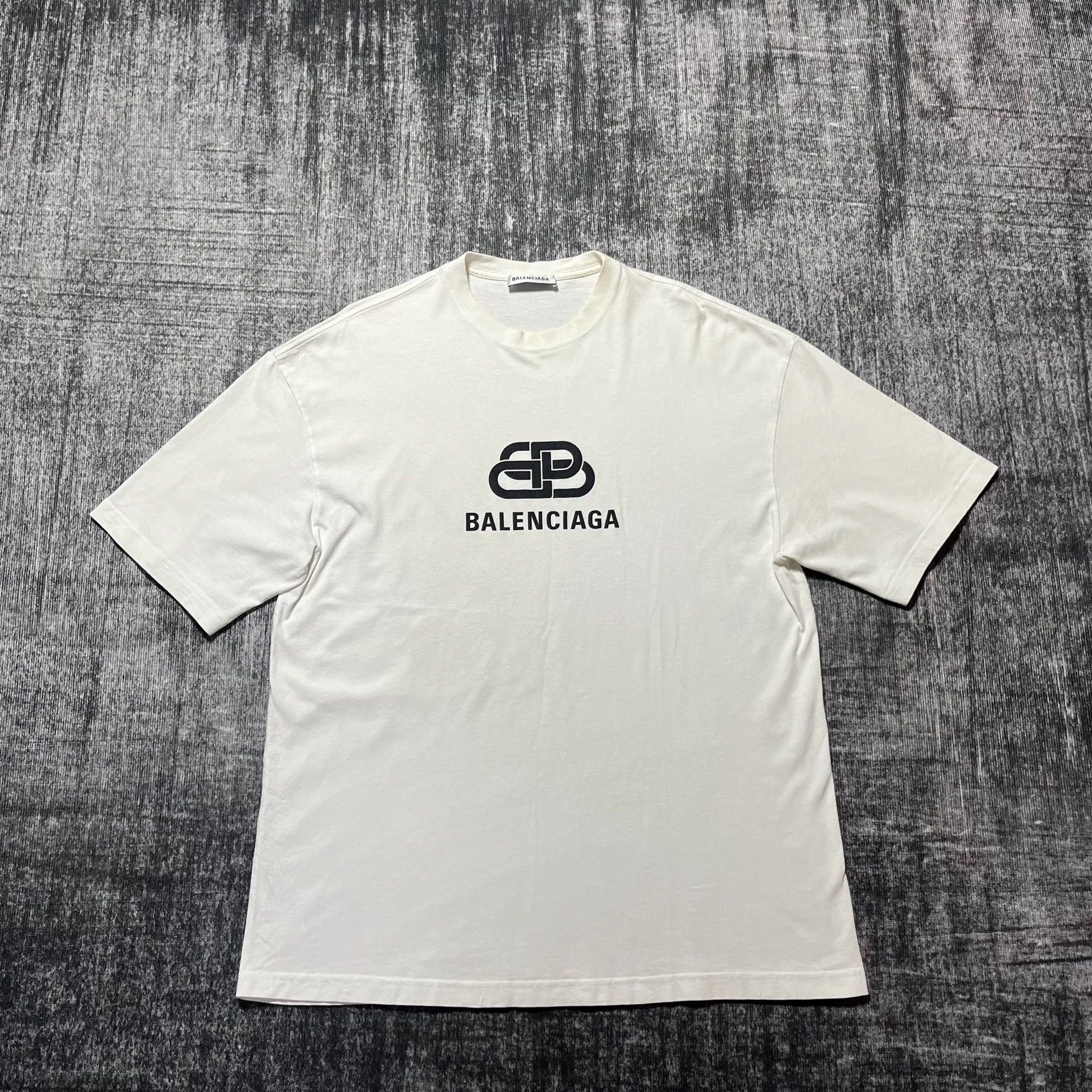 Balenciaga Balenciaga White Lock Short Sleeve Size US XS / EU 42 / 0 - 1 Thumbnail