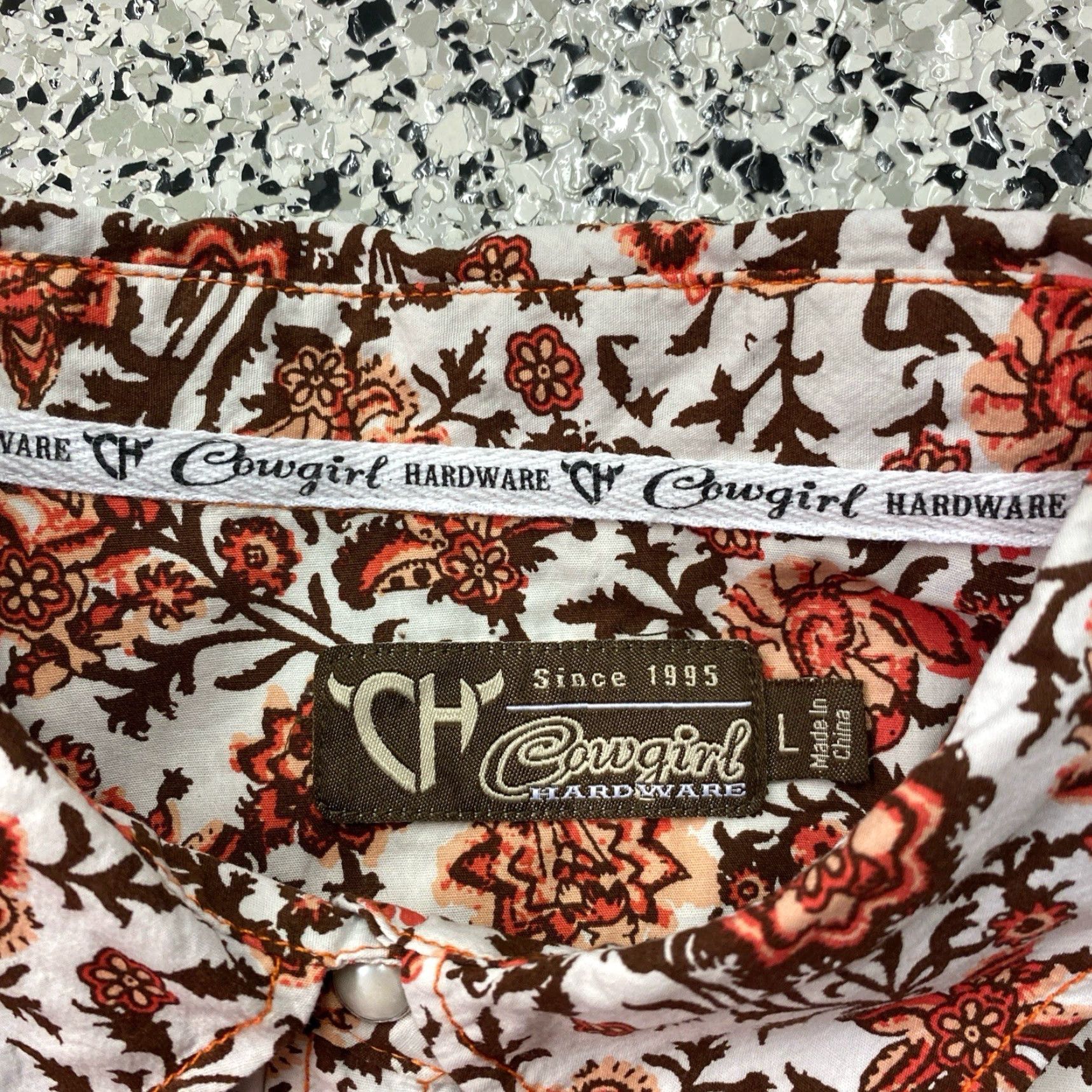 Vintage Cowgirl Hardware Shirt Western White Floral Pearl Snap Long Sleeve Ladies L Large Casual Size L / US 10 / IT 46 - 2 Thumbnail