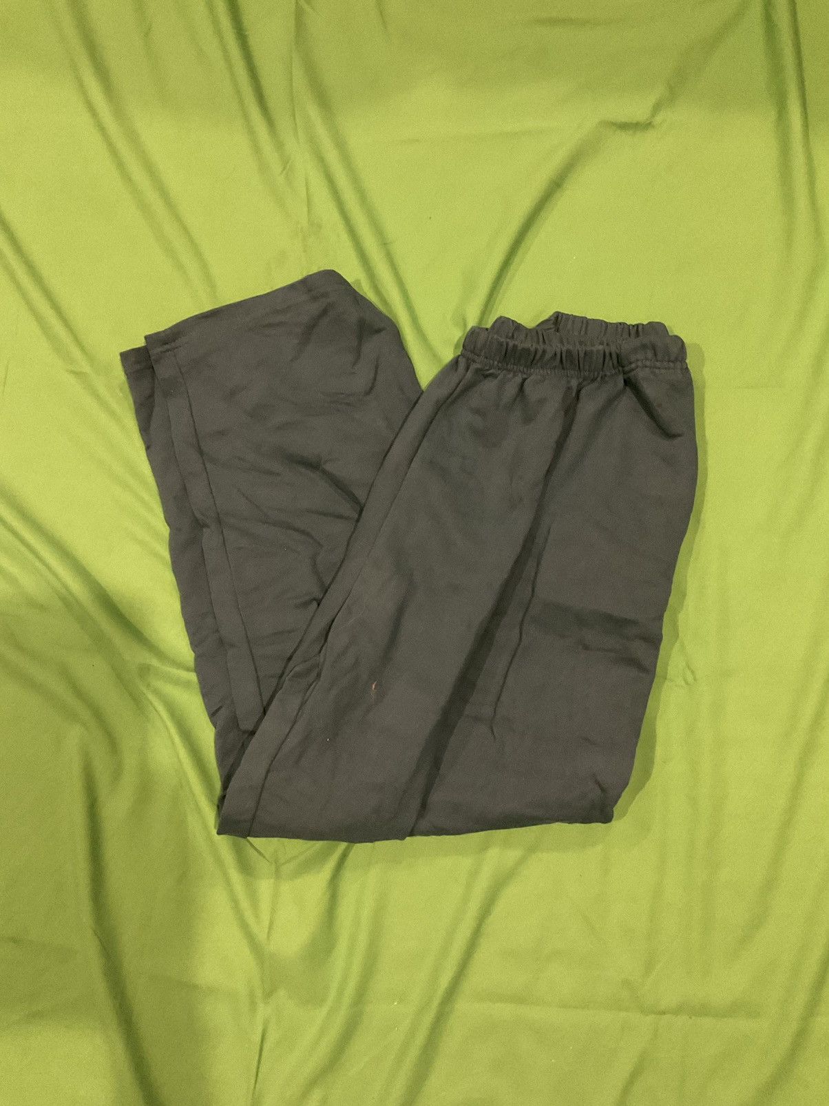 Vintage Vintage Green streetwear sweatpants Size US 36 / EU 52 - 1 Thumbnail