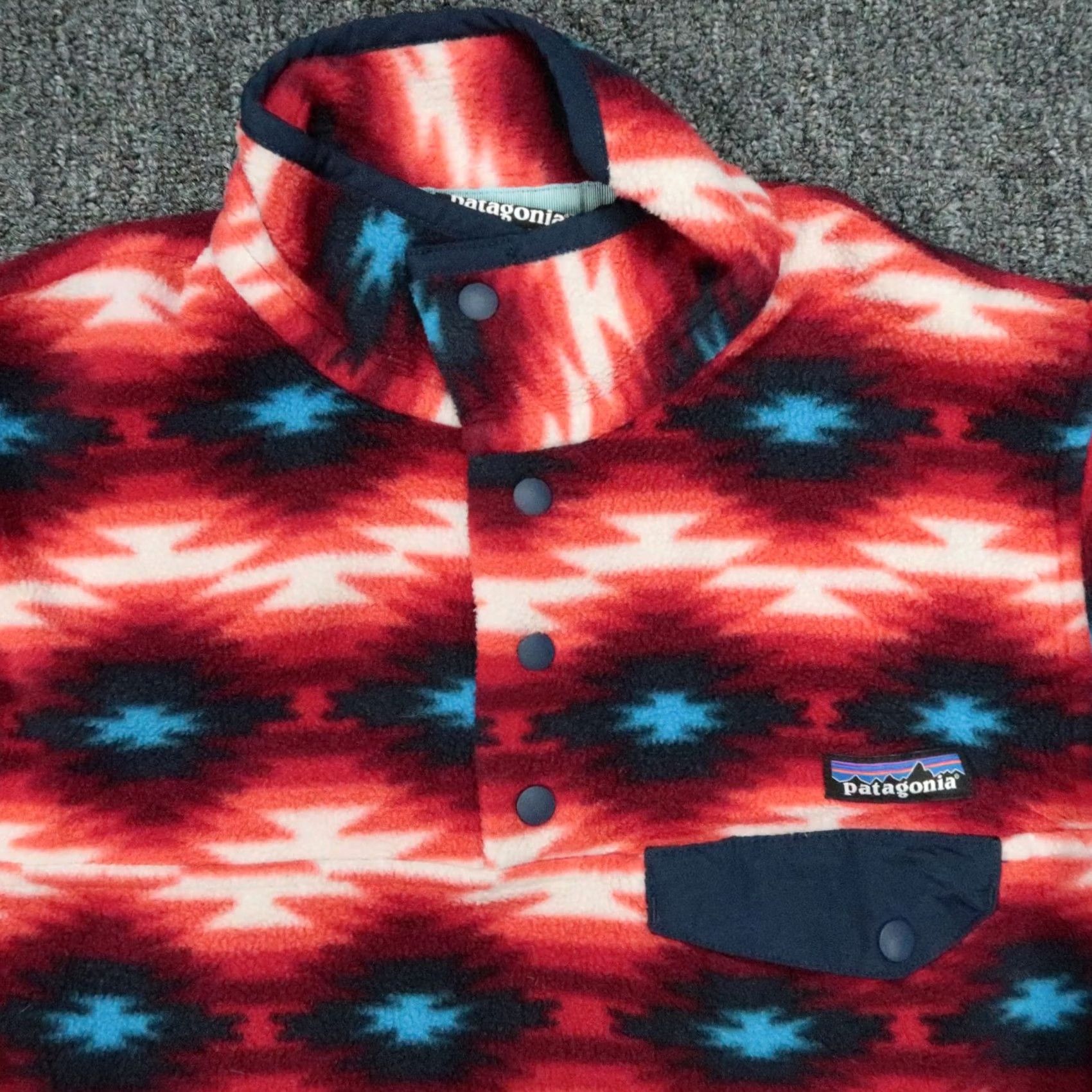 Patagonia Patagonia Jacket Womens Small Red Geometric Fleece Snap Long Sleeve Mid-Length Casual Travel Workwear Pockets 部 Size S / US 4 / IT 40 - 2 Thumbnail