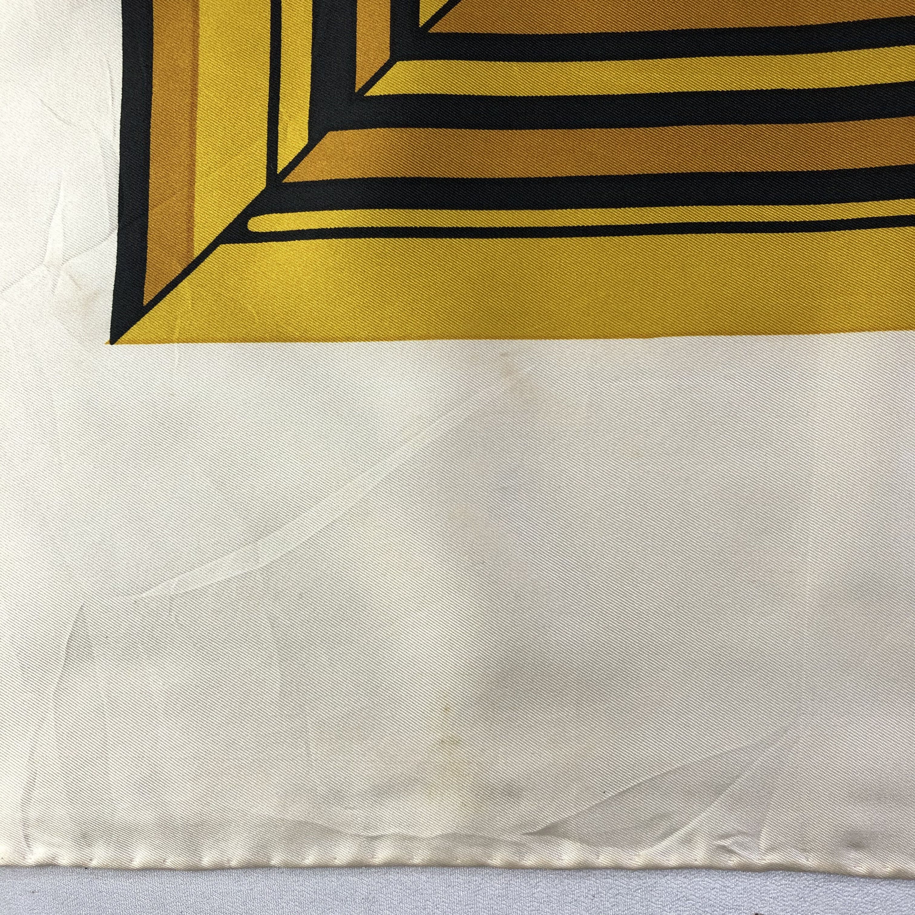 Vintage Vintage Yves Vacarisas Silk Scarf Size ONE SIZE - 7 Thumbnail