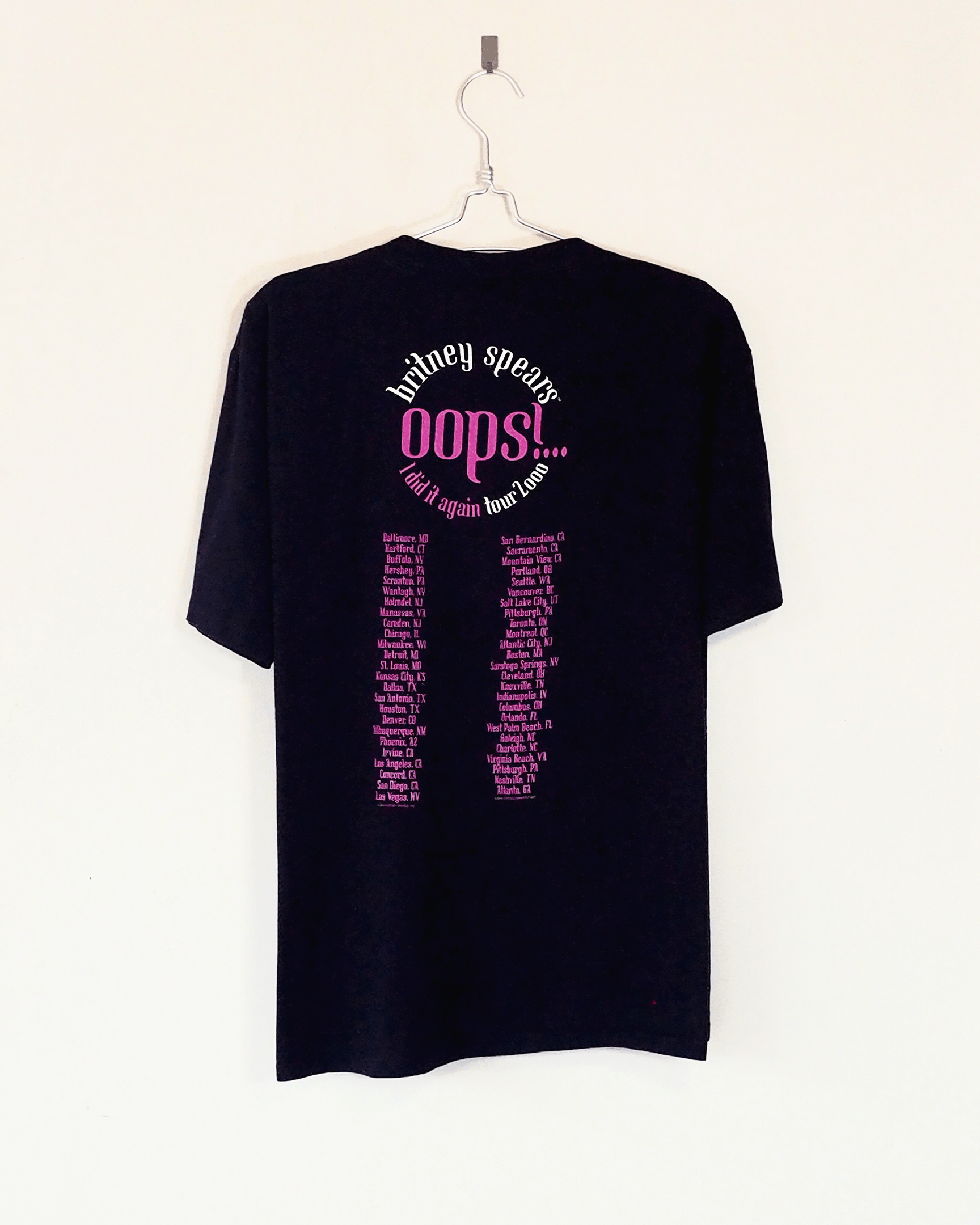 Vintage Vintage 2000 Britney Spears Oops I Did It Again Tour Shirt L Size US L / EU 52-54 / 3 - 8 Thumbnail