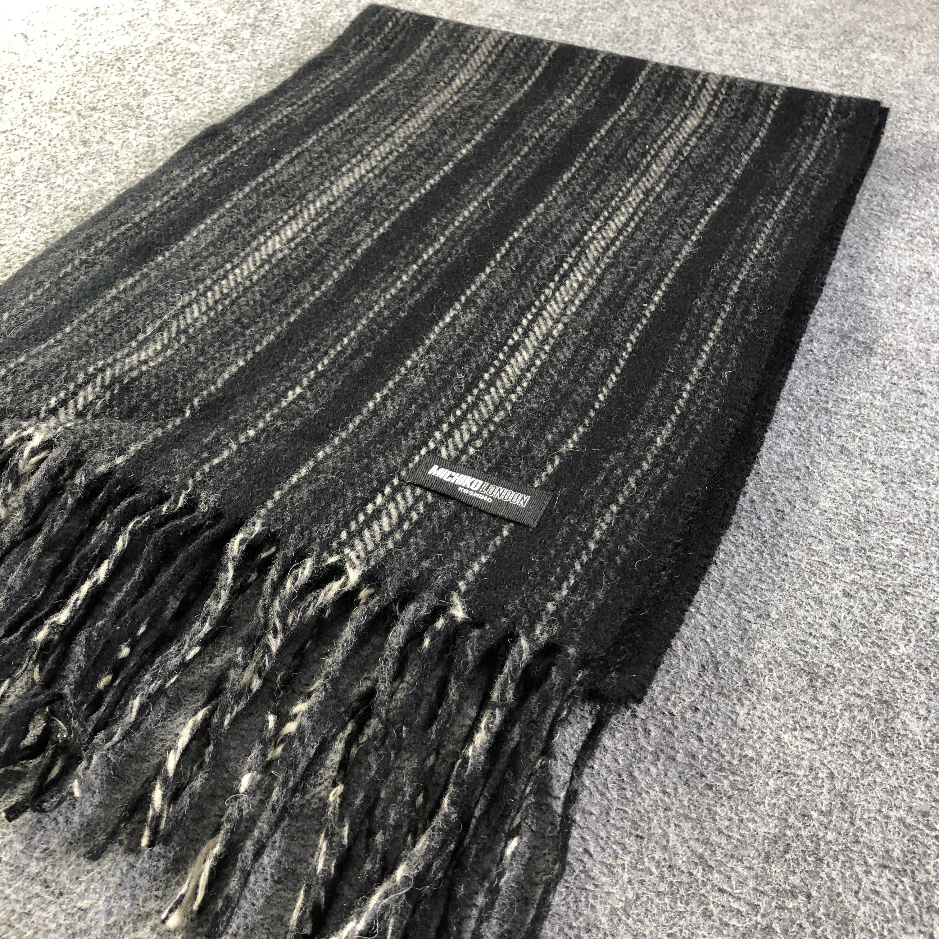Michiko Koshino London Michiko Koshino London Scarf / Muffler / Neckwear Size ONE SIZE - 4 Thumbnail