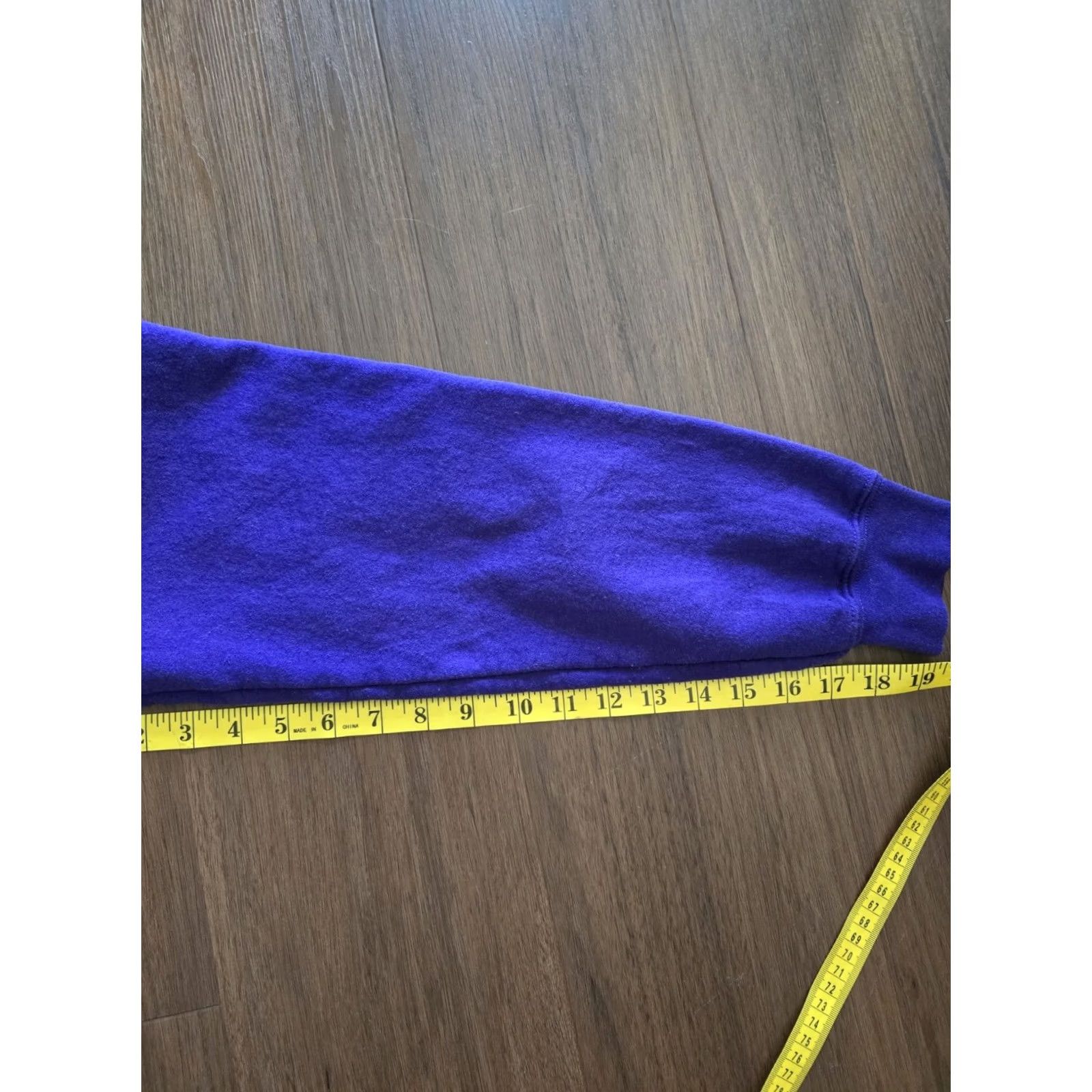 Vintage VINTAGE Gilden Sweatshirt Unisex Medium Purple Crew Neck Long Sleeve Logo Graphic Print Animals Nature Outdoor USA Hiking Camping All Seasons Size US M / EU 48-50 / 2 - 6 Thumbnail