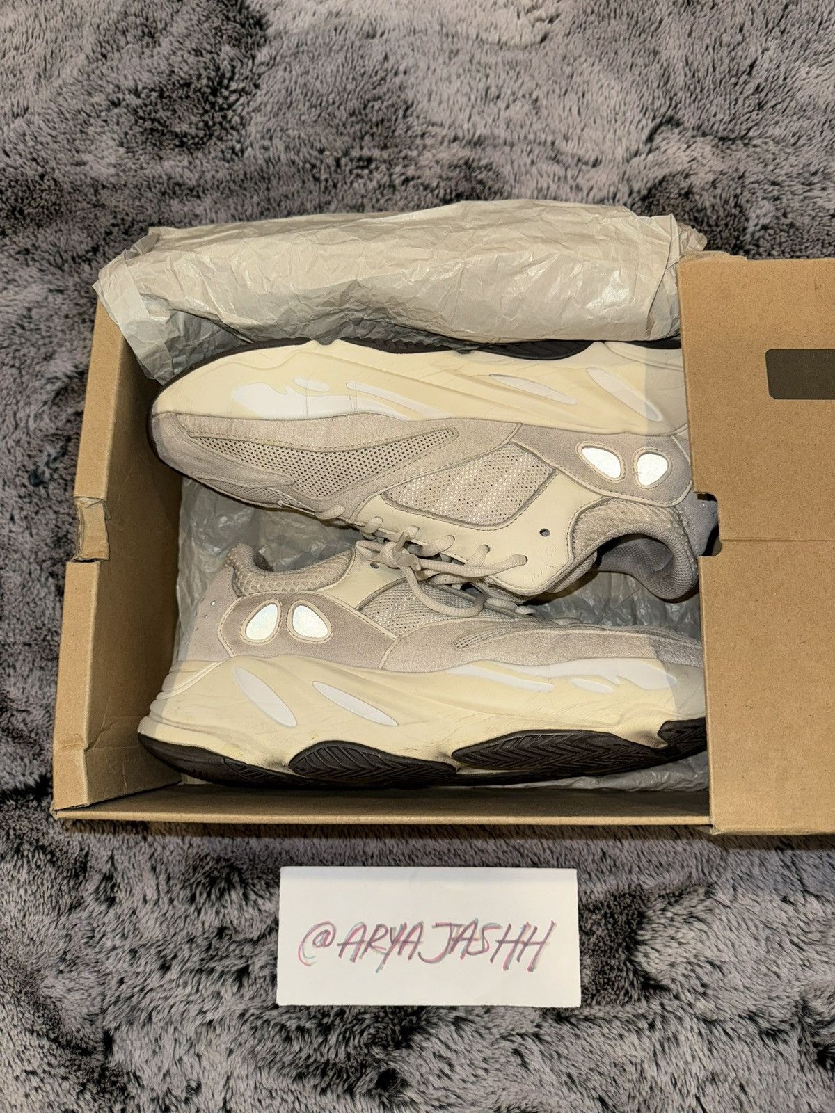 Yeezy Adidas Yeezy Boost 700 Analog Size US 11.5 / EU 44-45 - 2 Thumbnail