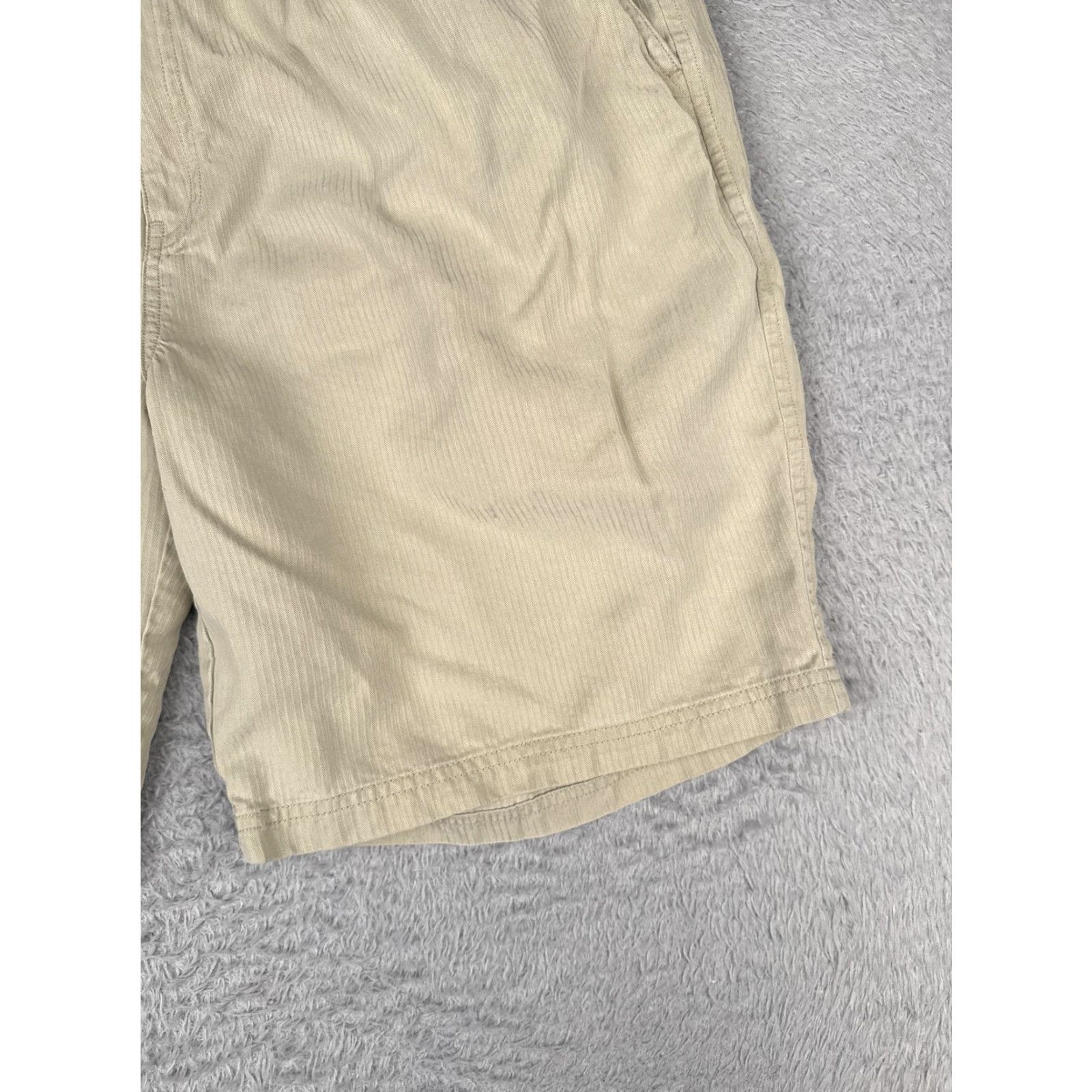 Tommy Bahama VINTAGE Tommy Bahama Shorts Mens 35 Khaki Tencel Lyocell Pleated Casual Chino Zip Fly Beach Mens Size US 35 - 2 Thumbnail
