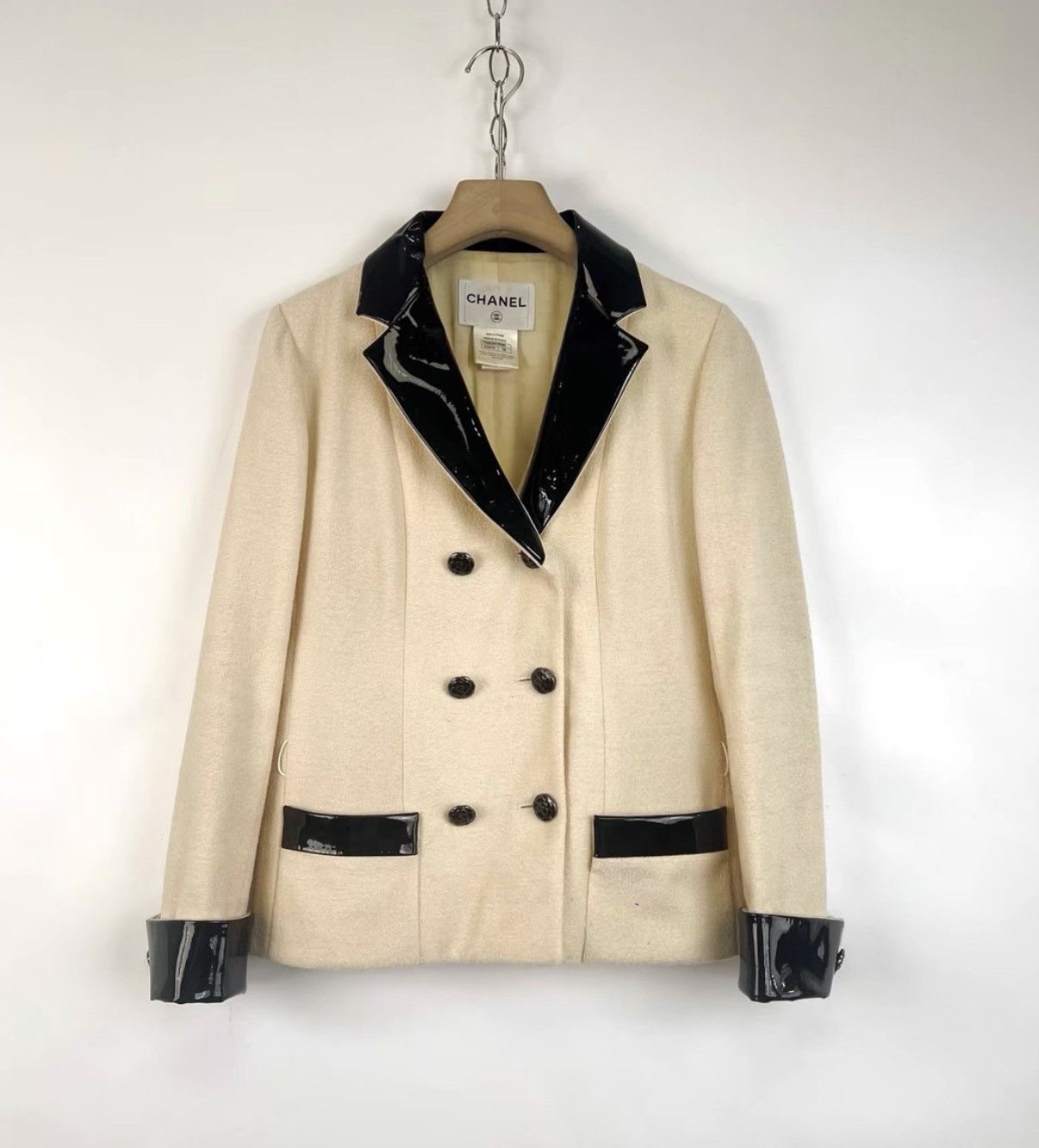 Chanel Chanel Off-White Patent Leather Spliced Blazer K12 Size XS / US 0-2 / IT 36-38 - 1 Thumbnail
