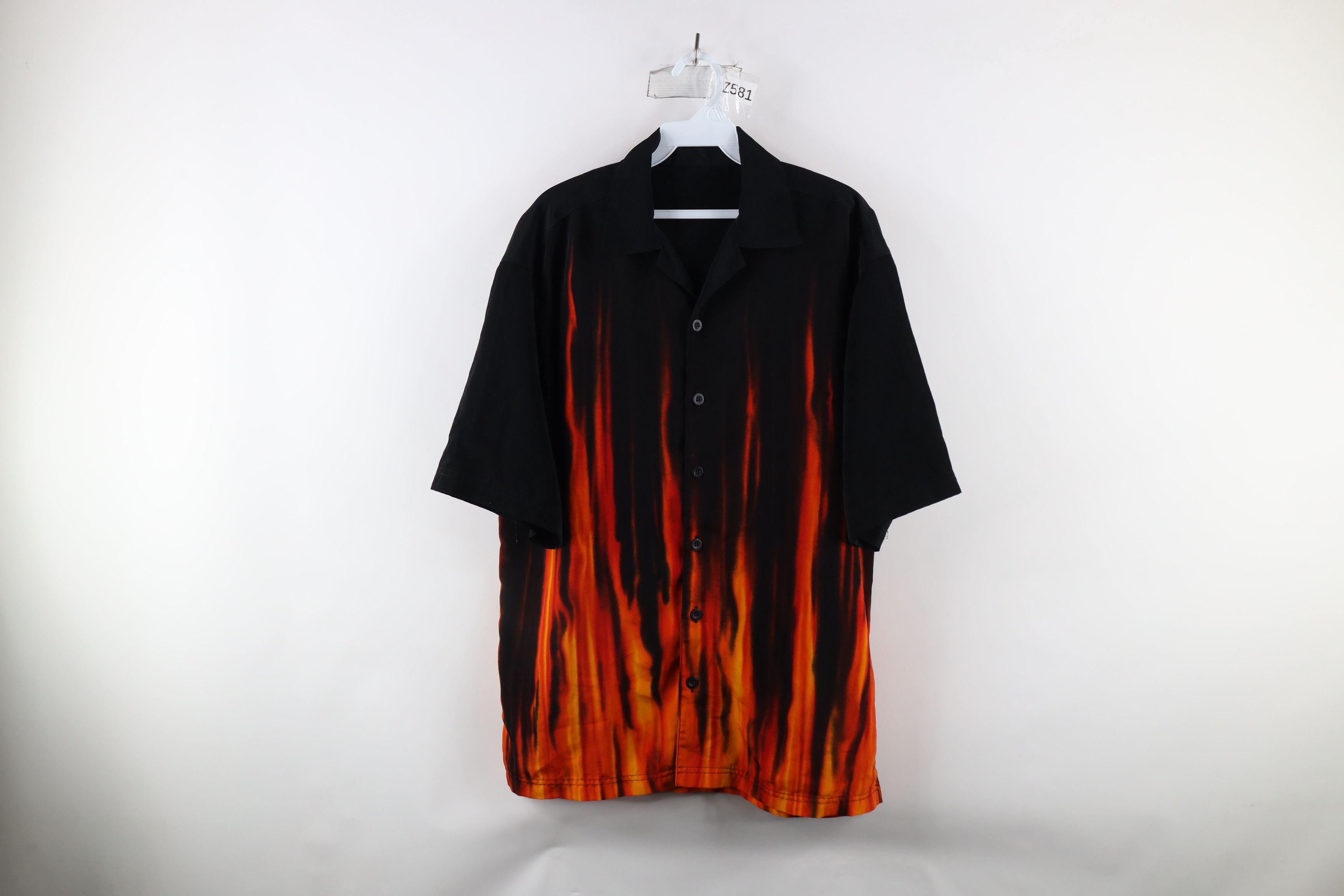 Vintage Vintage 90s Streetwear Fire Flames Poker Button Shirt Size US M / EU 48-50 / 2 - 1 Thumbnail