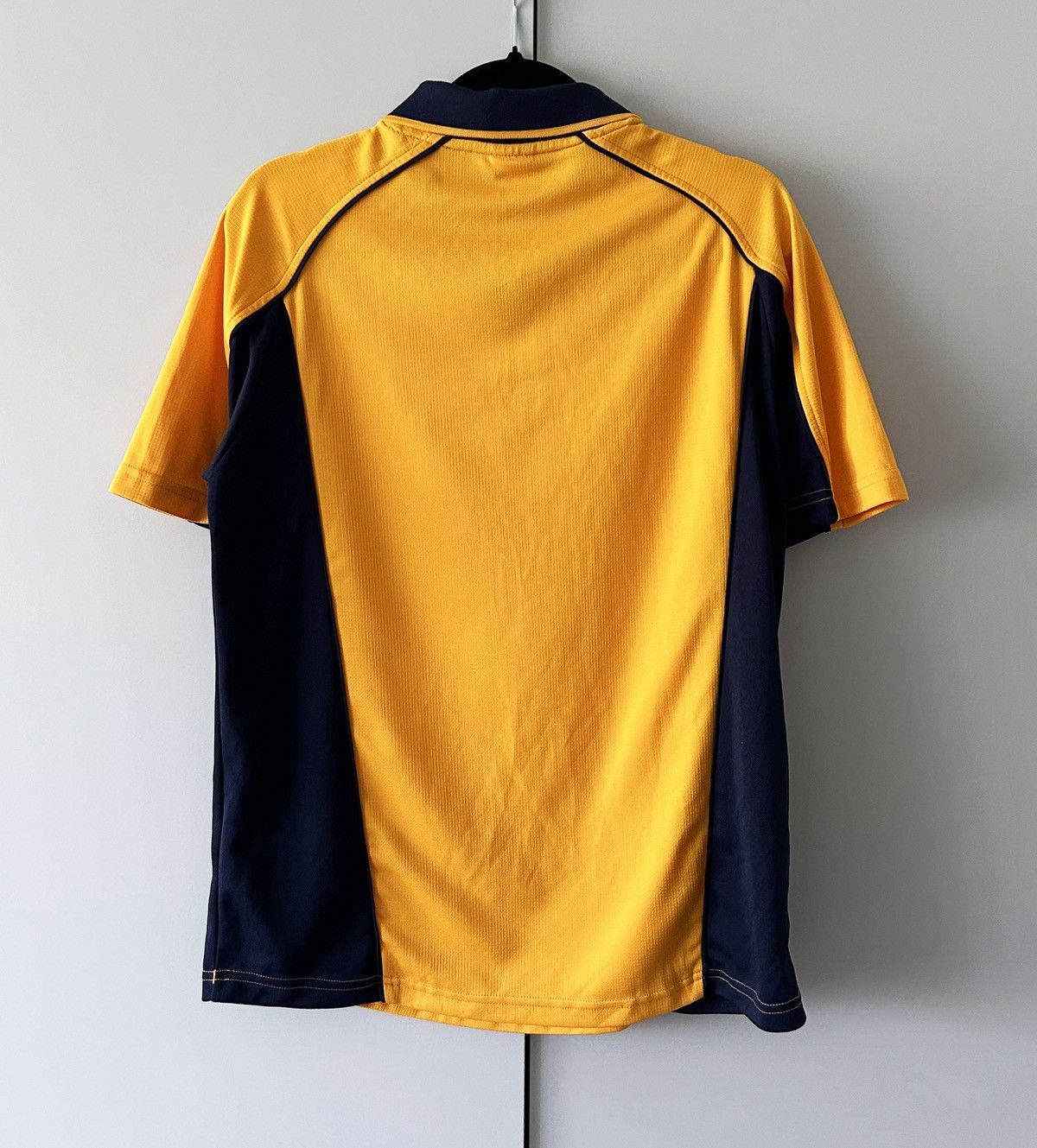 Vintage Liverpool jersey vintage 2000 2002 soccer football Size US M / EU 48-50 / 2 - 7 Thumbnail