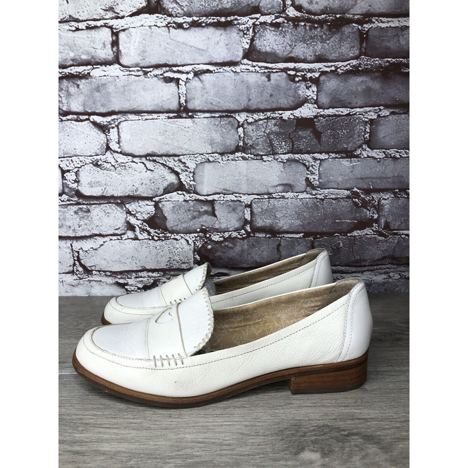 Other Ellen Degeneres ED Laddie White Leather Heart Loafers Shoes Size US 8 / IT 38 - 7 Thumbnail