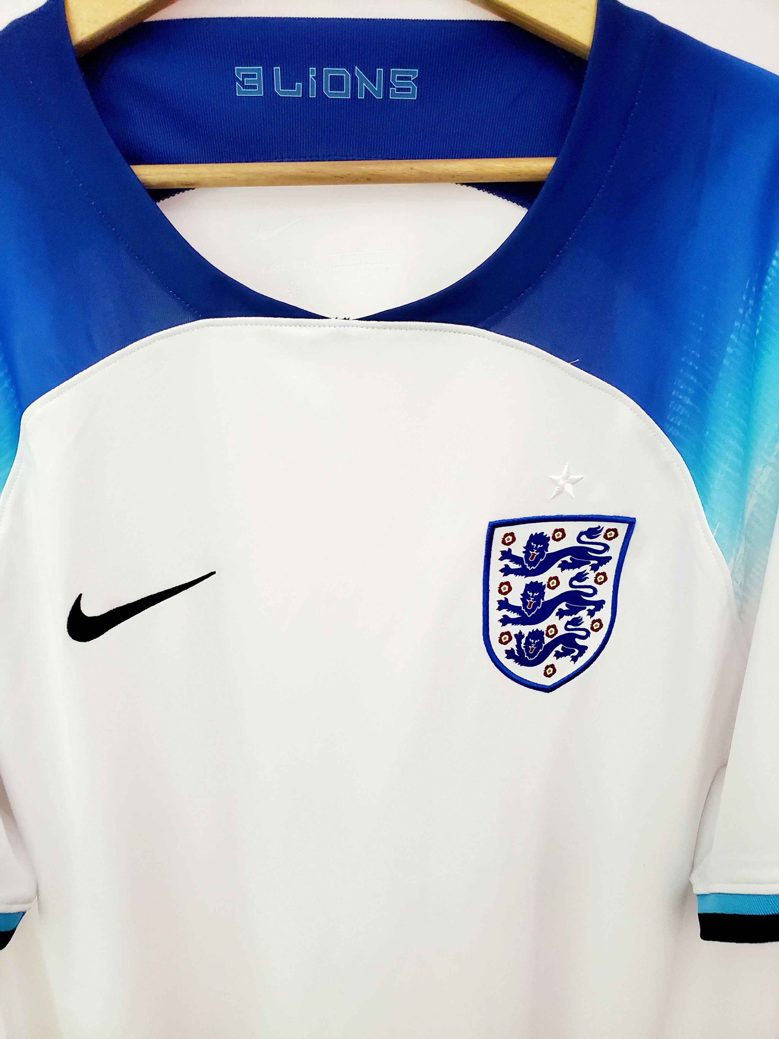 Nike ENGLAND 2022 HOME SOCCER JERSEY Perfect condition size XXL Size US XXL / EU 58 / 5 - 2 Thumbnail