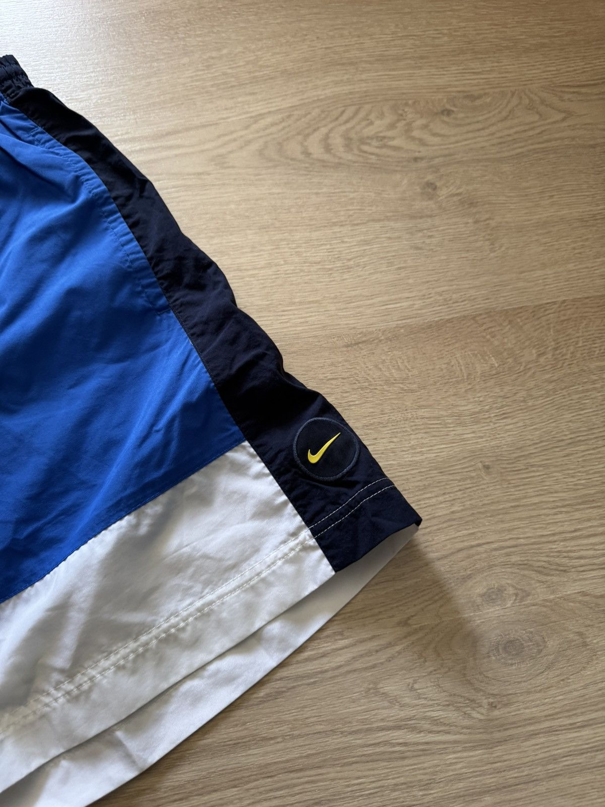 Vintage Vintage 00’s Nike Swim Nylon Shorts Size US 34 / EU 50 - 2 Thumbnail