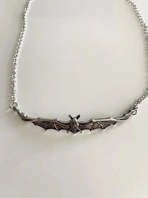 Vintage STEAL! Y2K Vampire Bat Necklace Size ONE SIZE - 5 Thumbnail