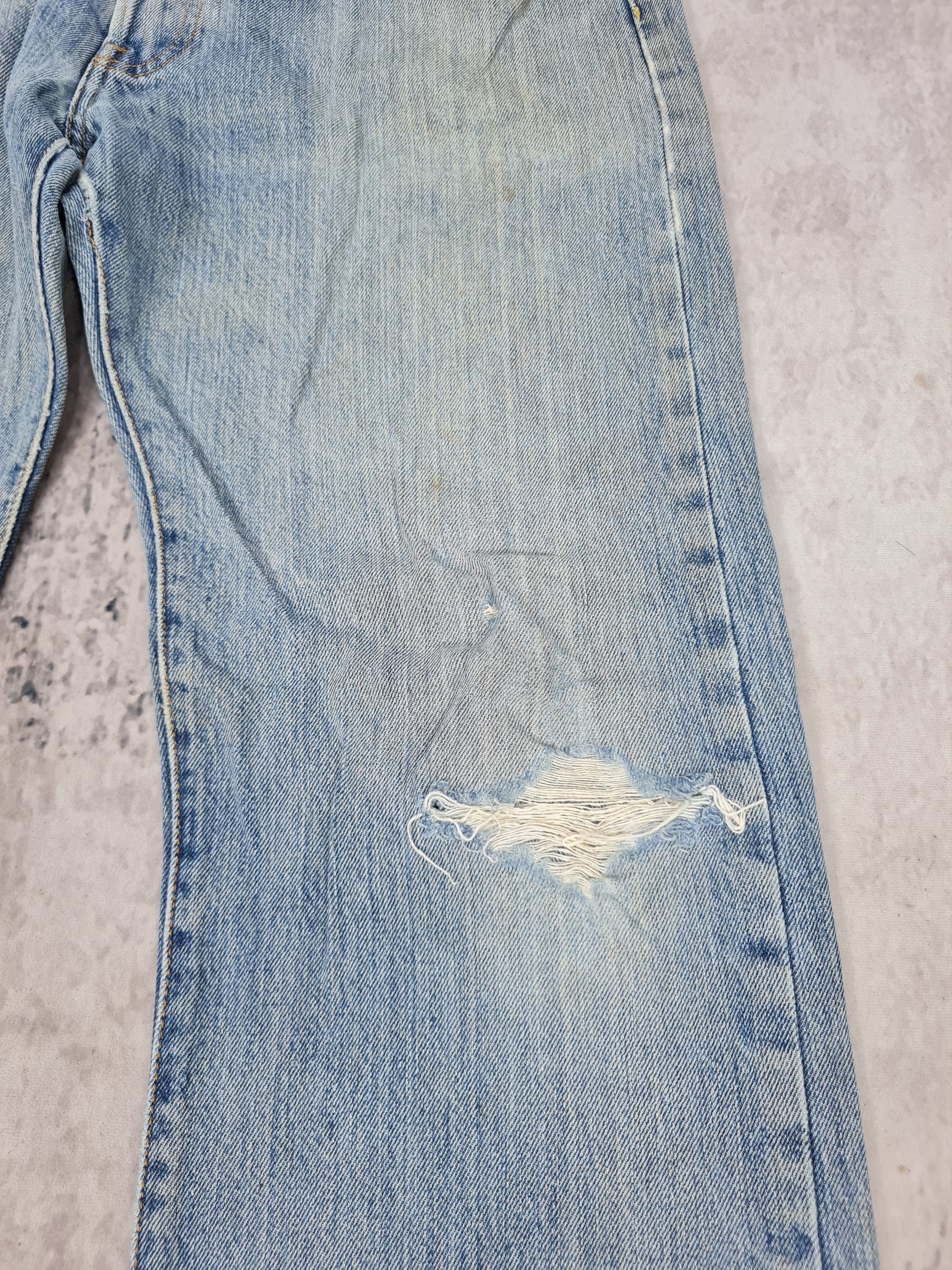 Levi's Vtg LEVIS 501 Distressed Faded Ripped Jeans L0385 Size 34X29 Size US 34 / EU 50 - 3 Thumbnail