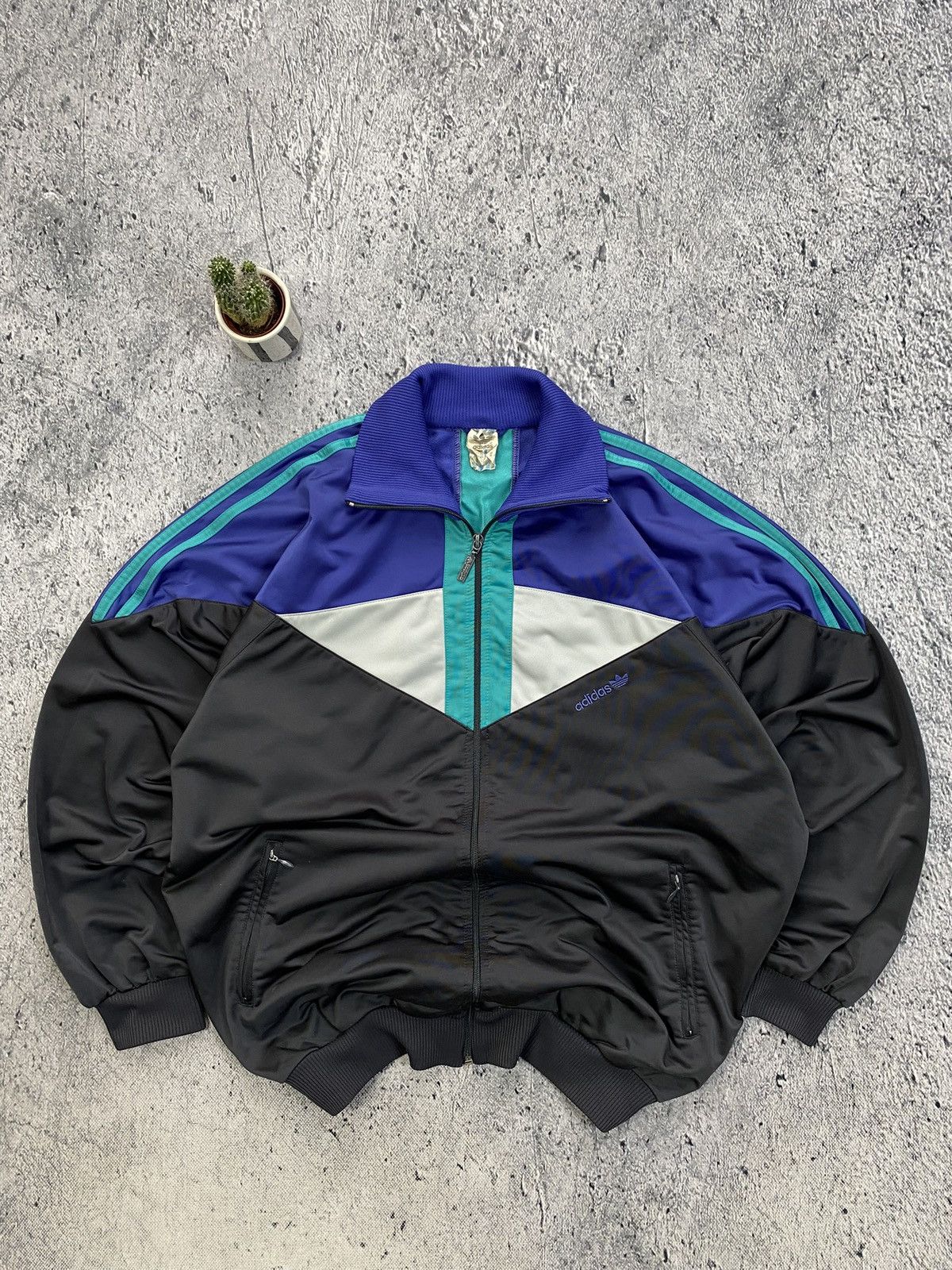 Adidas × Vintage Crewneck Vintage Adidas 90’ Streetwear Size US M / EU 48-50 / 2 - 1 Thumbnail