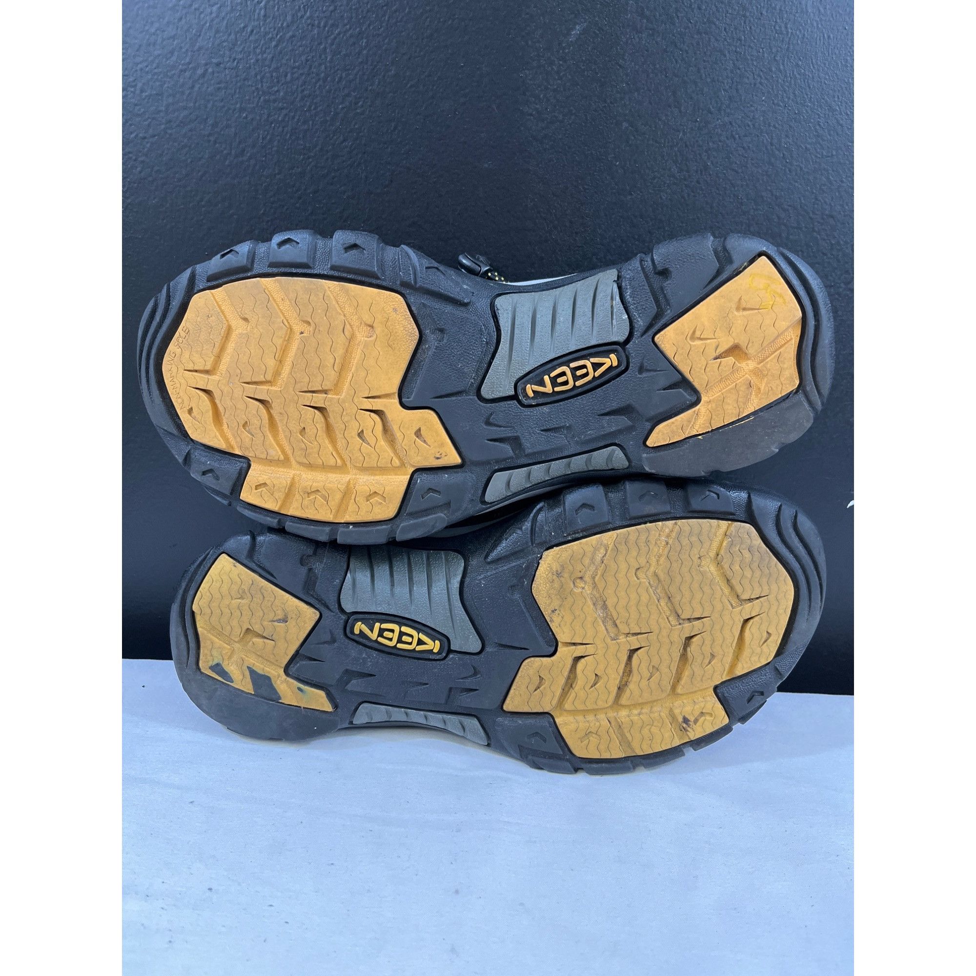 KEEN Keen Newport Mens Black Outdoor Hiking Sandals Size 9.5 SKU Size US 9.5 / EU 42-43 - 3 Thumbnail