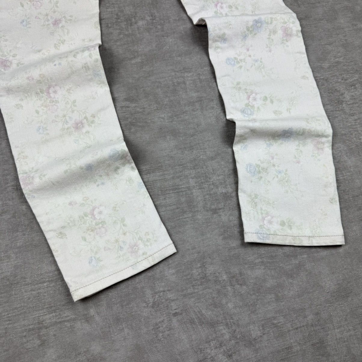 Tommy Hilfiger Tommy Hilfiger Flower Jeans Size 31" - 12 Thumbnail