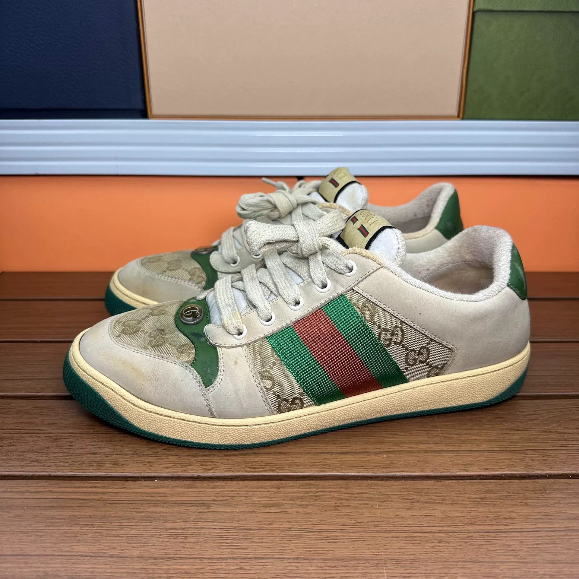 Gucci Gucci Distressed Lowtop Sneakers 9 Men Size US 9 / EU 42 - 1 Thumbnail