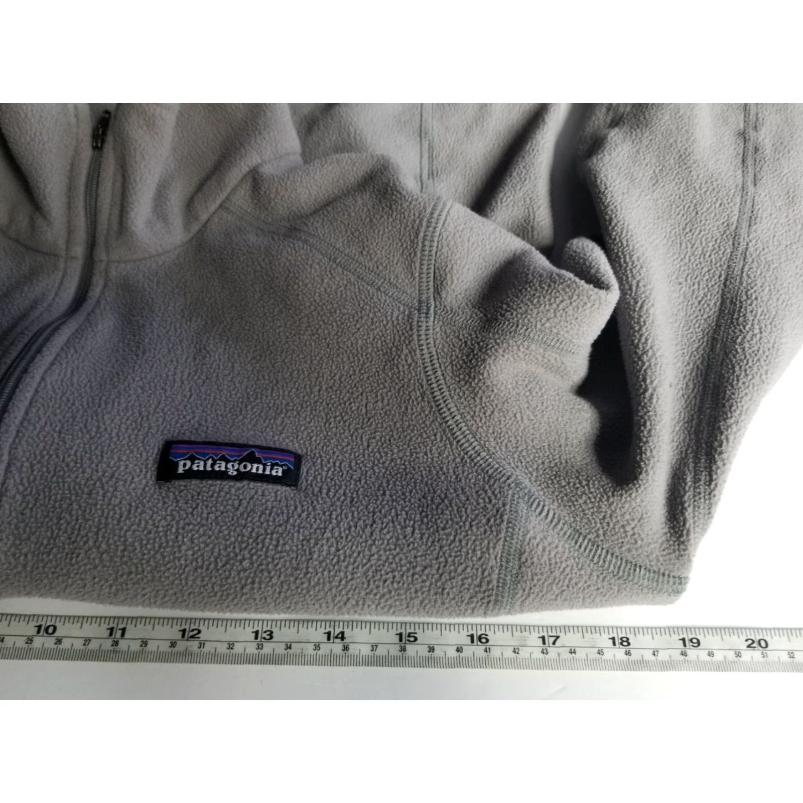 Patagonia VINTAGE Patagonia Worn Wear Small 1/4 Zip Fleece Gray Logo Womens Shirt S Gray Logo 1/4 Zip Fleece Women Size S / US 4 / IT 40 - 4 Thumbnail