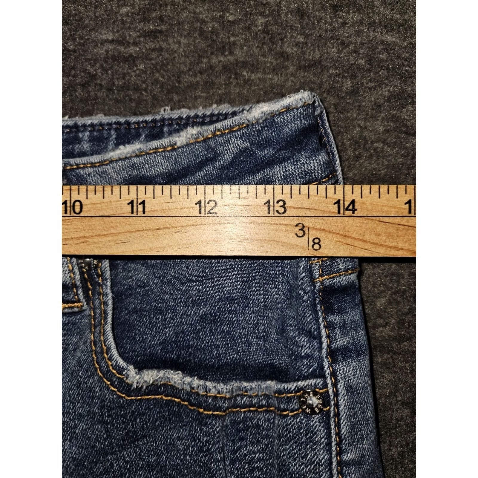 Vintage VINTAGE We The Free Cut Off Shorts Women's 27 Button Fly Distressed Preppy Size 27" / US 4 / IT 40 - 3 Thumbnail