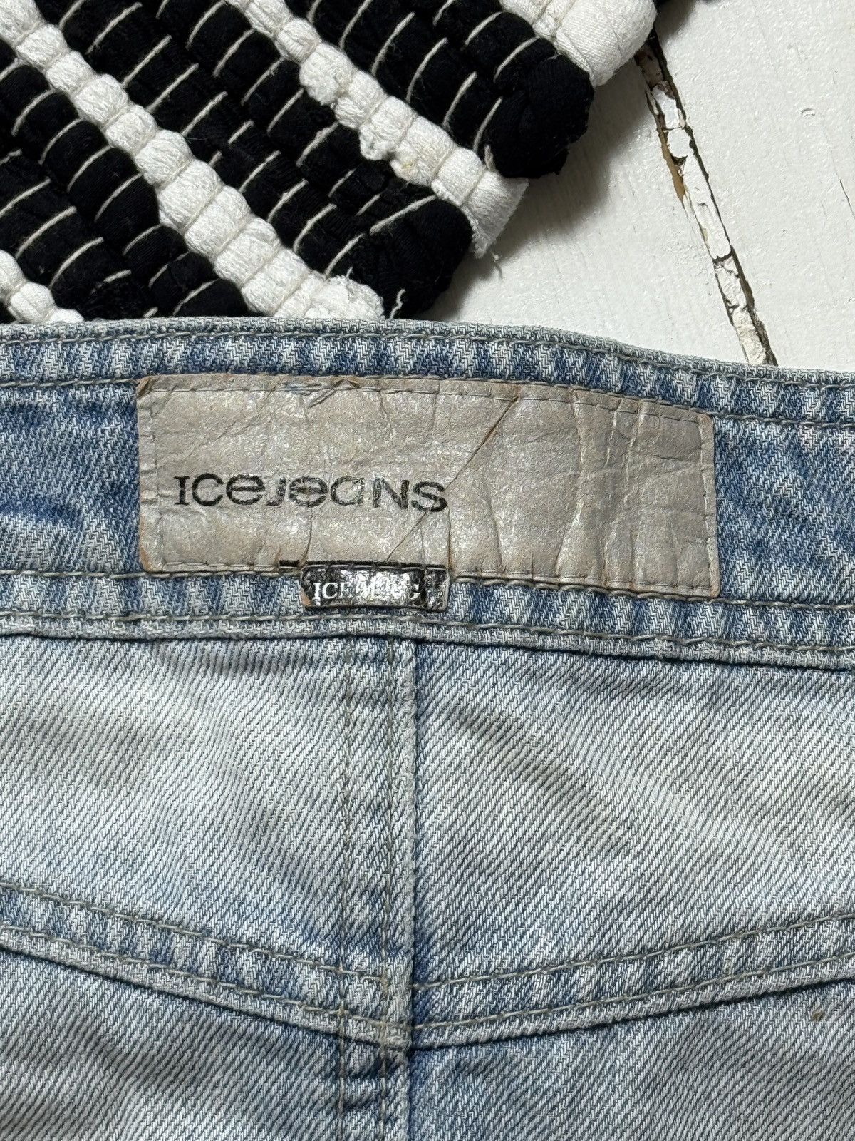 Iceberg VINTAGE ICEBERG 2000s MINI DENIM SKIRT Size 28" / US 6 / IT 42 - 10 Thumbnail