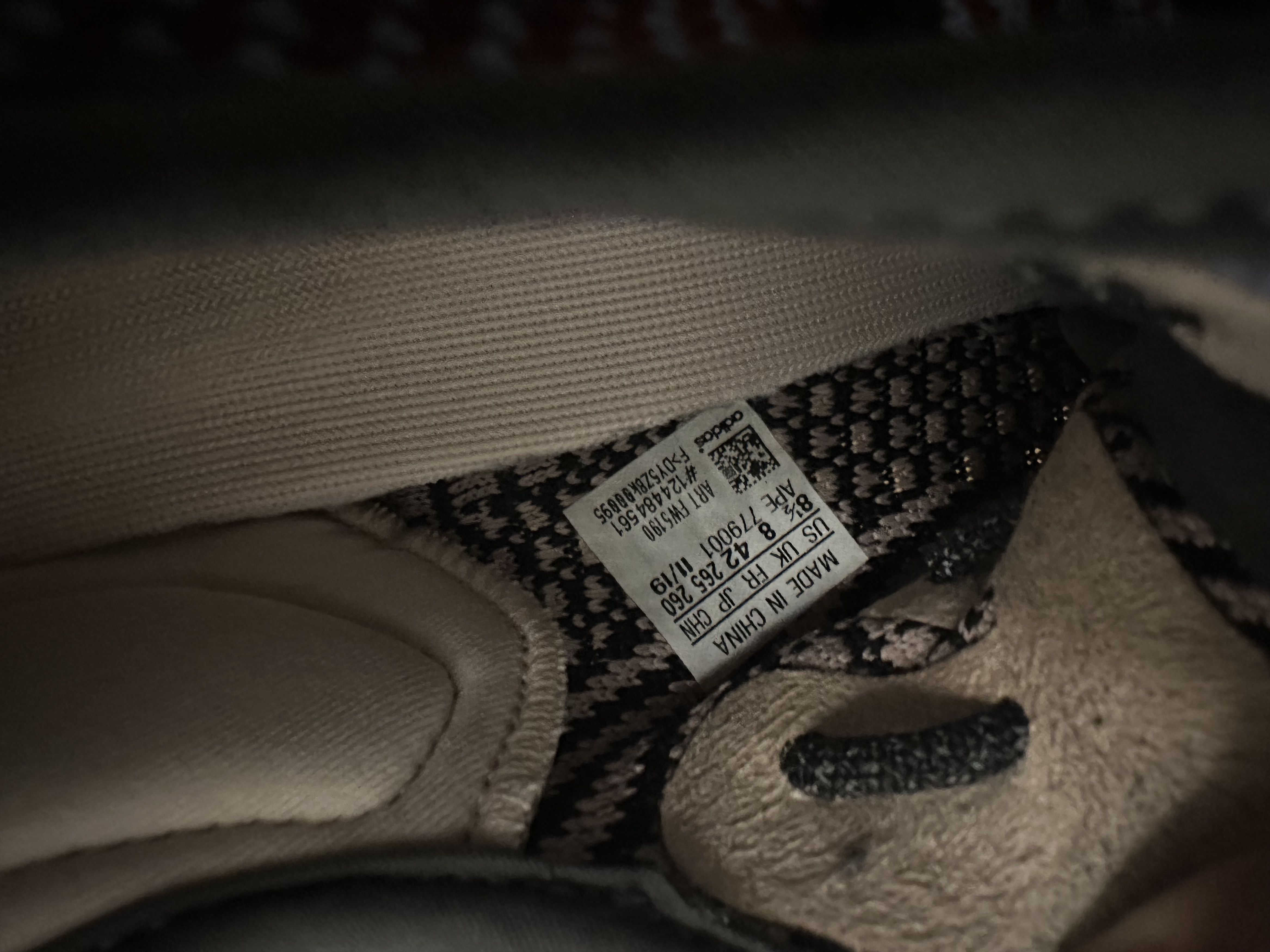 Yeezy Yeezy 350 V2 Yecheil Size US 8.5 / EU 41-42 - 4 Thumbnail