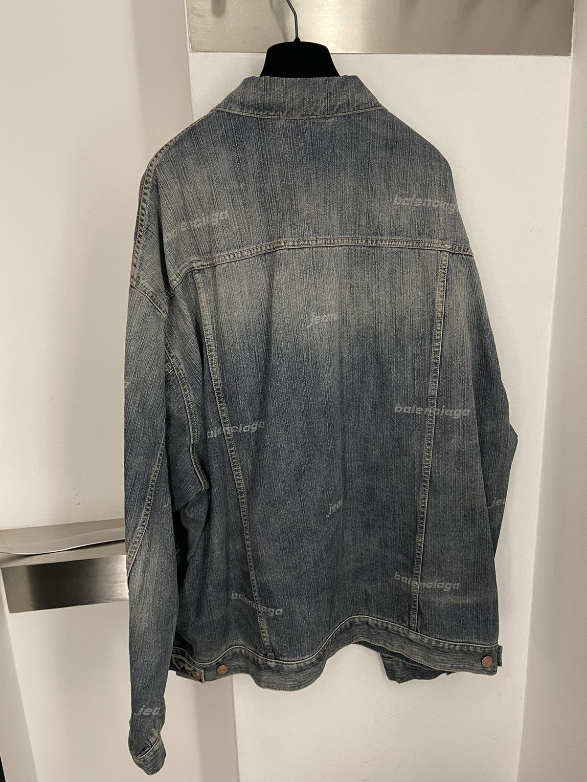 Balenciaga Logo-detailed button-up denim jacket Size US XL / EU 56 / 4 - 2 Thumbnail