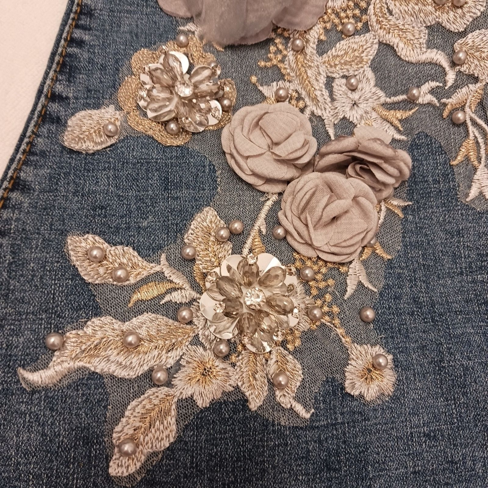Vintage Jeweled Jeans Sz 28 Blue BEADED FLORAL PEARLS Boho Cottage Size 28" / US 6 / IT 42 - 12 Thumbnail
