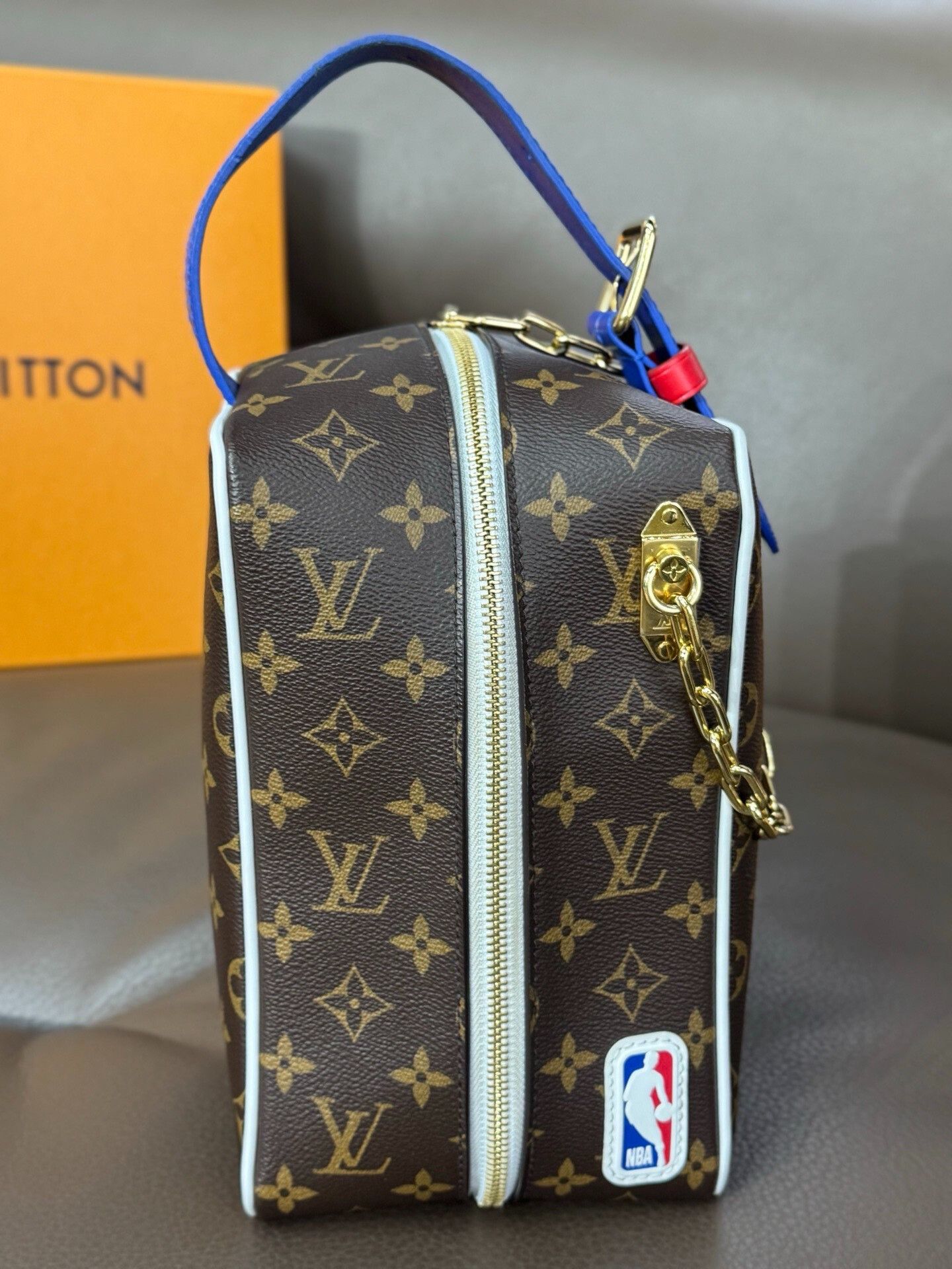 Louis Vuitton Louis Vuitton Collab Brown Bag M Men Size ONE SIZE - 1 Thumbnail