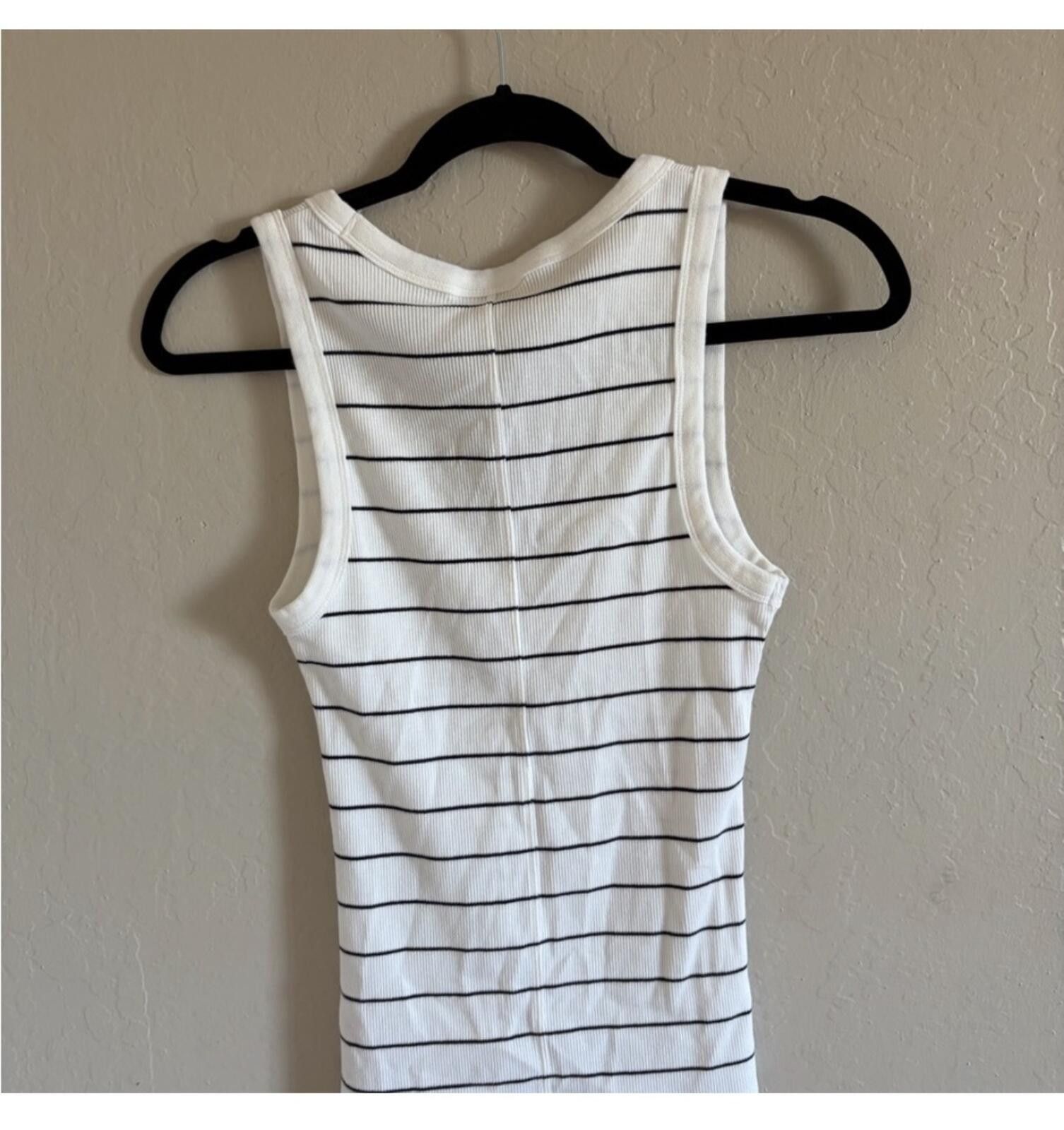 Other Universal Thread White and Black Striped Tank Top Size S / US 4 / IT 40 - 4 Thumbnail