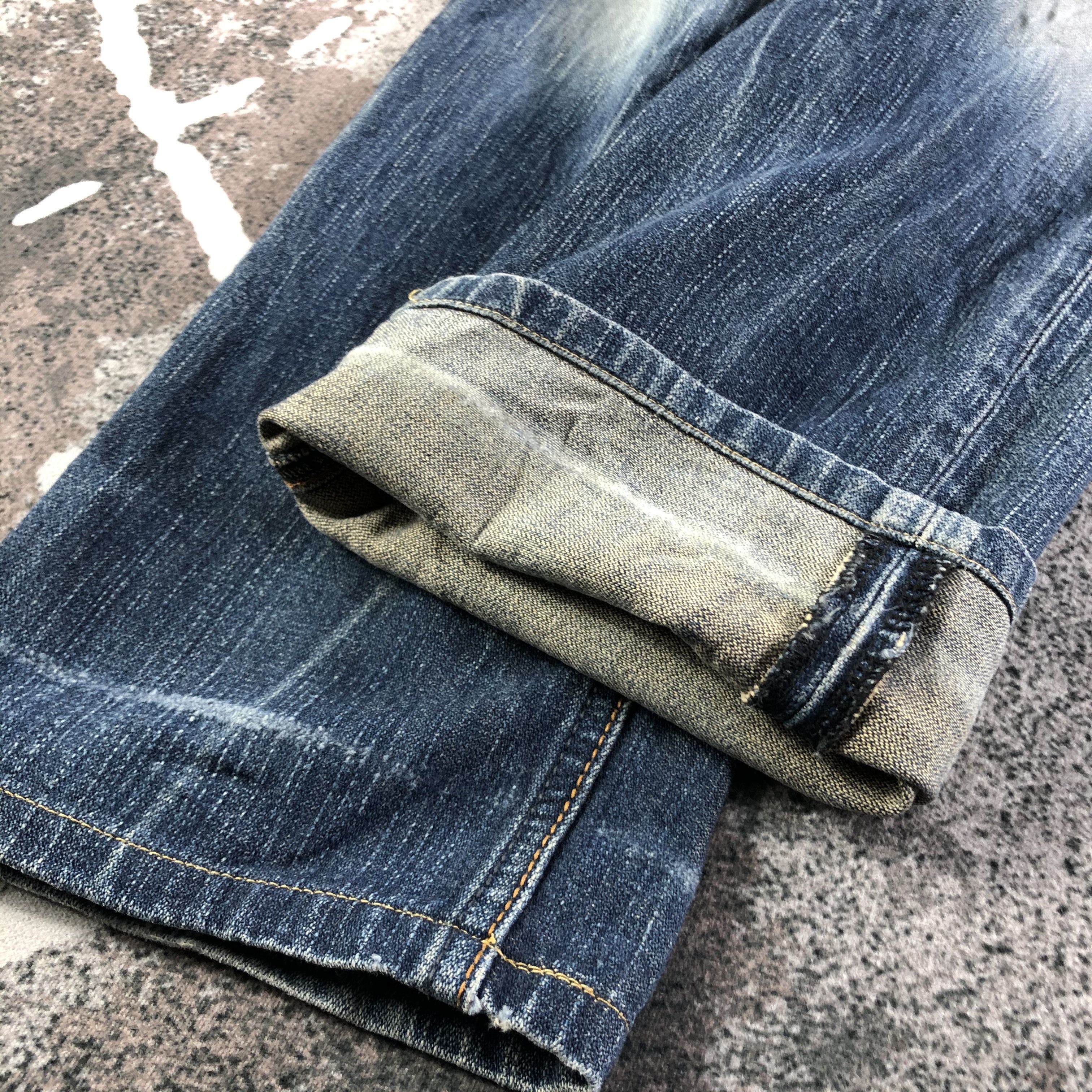 Vintage Vintage Wrangler Jeans Faded Blue Distressed Denim KJ2086 Size US 30 / EU 46 - 4 Thumbnail