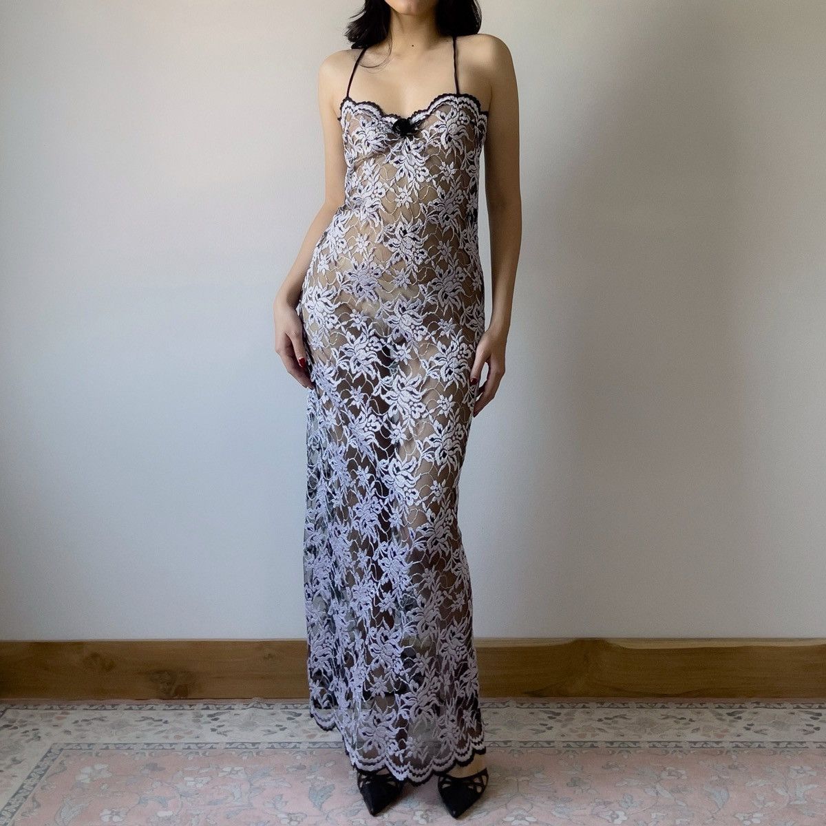 Vintage Vintage Fantasy 1990s Black Embroidered Lace Slip Gown (S–M) Size M / US 6-8 / IT 42-44 - 2 Thumbnail