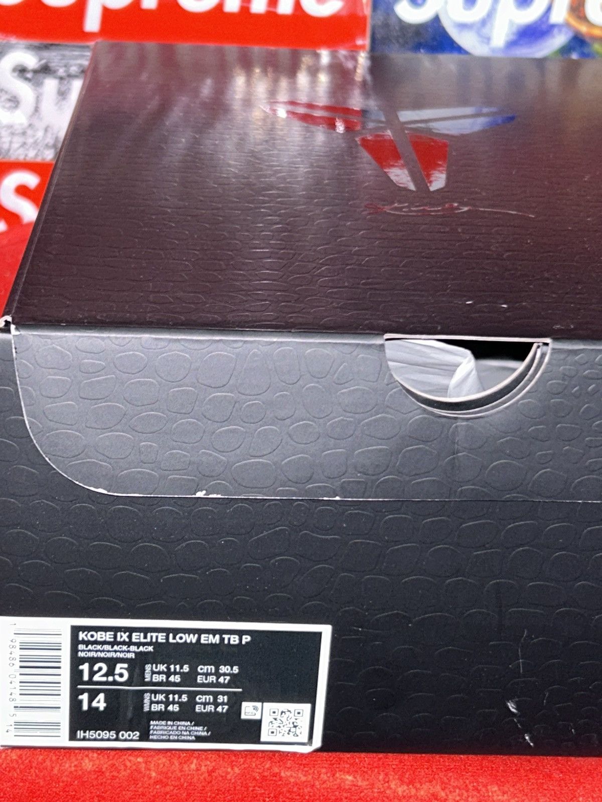 Nike Nike Kobe 9 EM Protro TB Promo “Blackout” IH5095-002 12.5 Size US 12.5 / EU 45-46 - 11 Thumbnail
