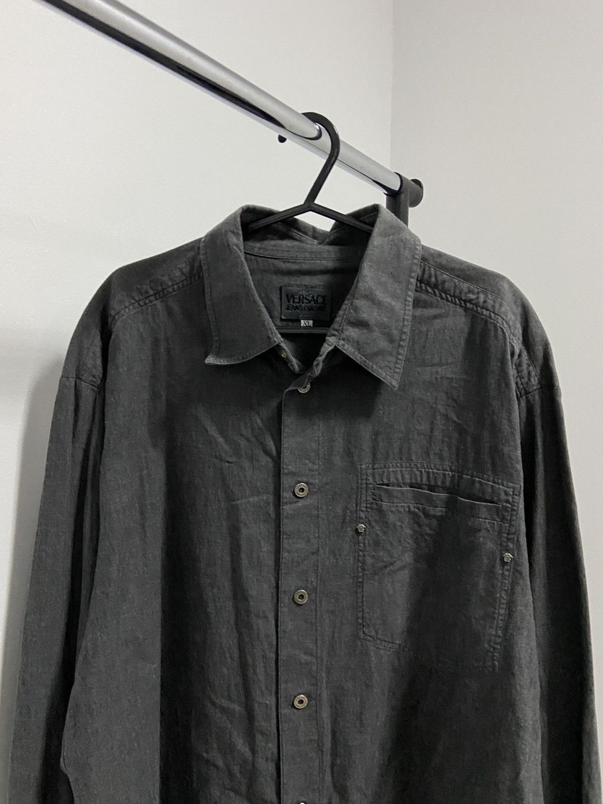 Versace × Versace Jeans Couture × Vintage Versace jeans couture Vintage shirts Buttons Size US XL / EU 56 / 4 - 2 Thumbnail