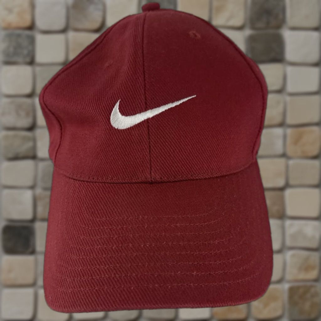 Nike VINTAGE Nike Burgundy Cotton Embroidered Adjustable Golf Hat Unisex Adults One Size Red Cotton Canvas Adjustable Reversible Golf Hat Sports Theme Size ONE SIZE - 1 Thumbnail