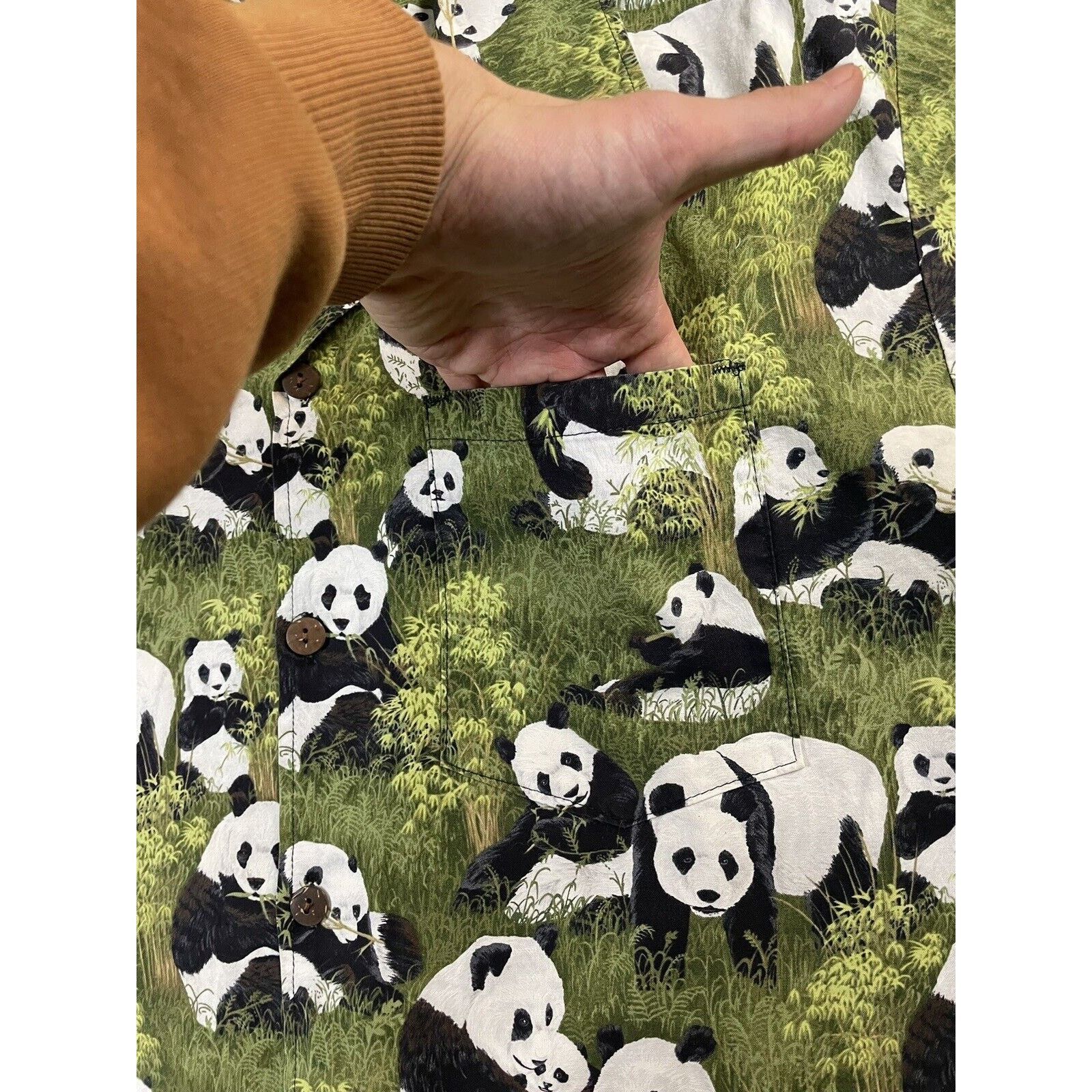 Vintage Vintage Short Sleeve Button Green Medium Panda AOP Shirt Size US M / EU 48-50 / 2 - 3 Thumbnail