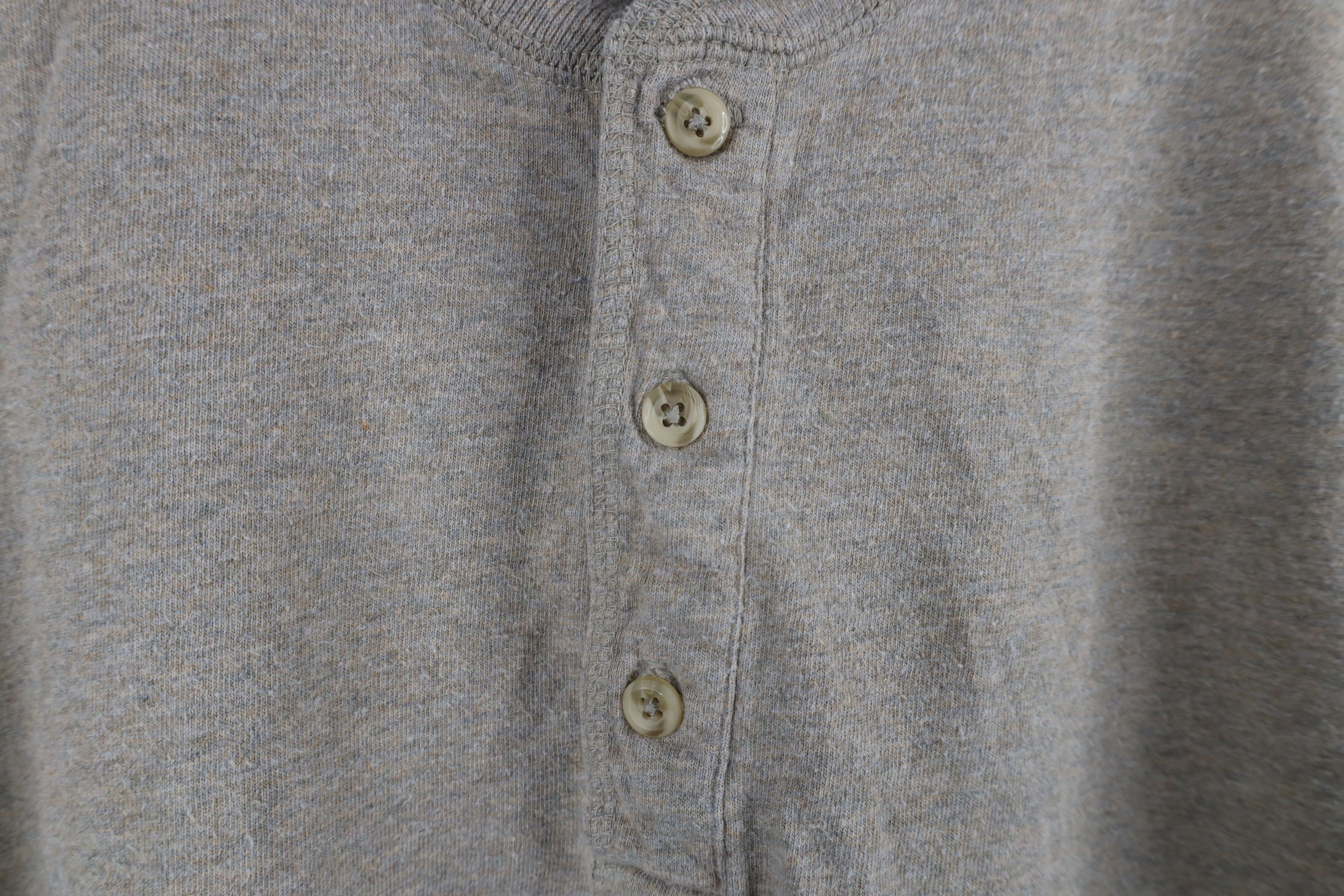 Vintage Vintage 90s Streetwear Long Sleeve Henley T-Shirt Oatmeal Size US L / EU 52-54 / 3 - 4 Thumbnail